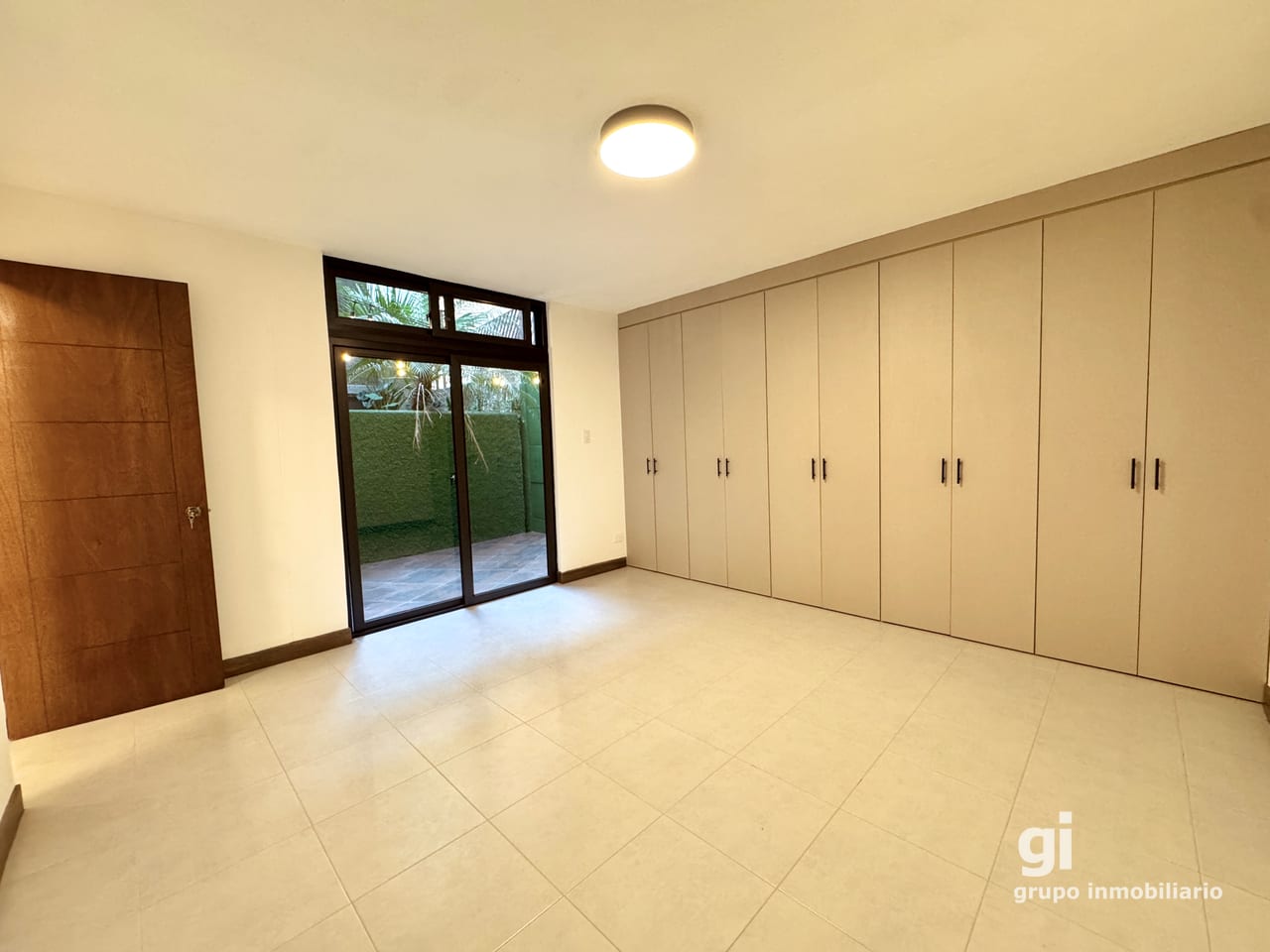 Apartamento Remodelado en Renta en Zona 10 | Excelente Ubicación — Apartamento en Alquiler en Zona 10, Guatemala, Ciudad — foto 9 de 12