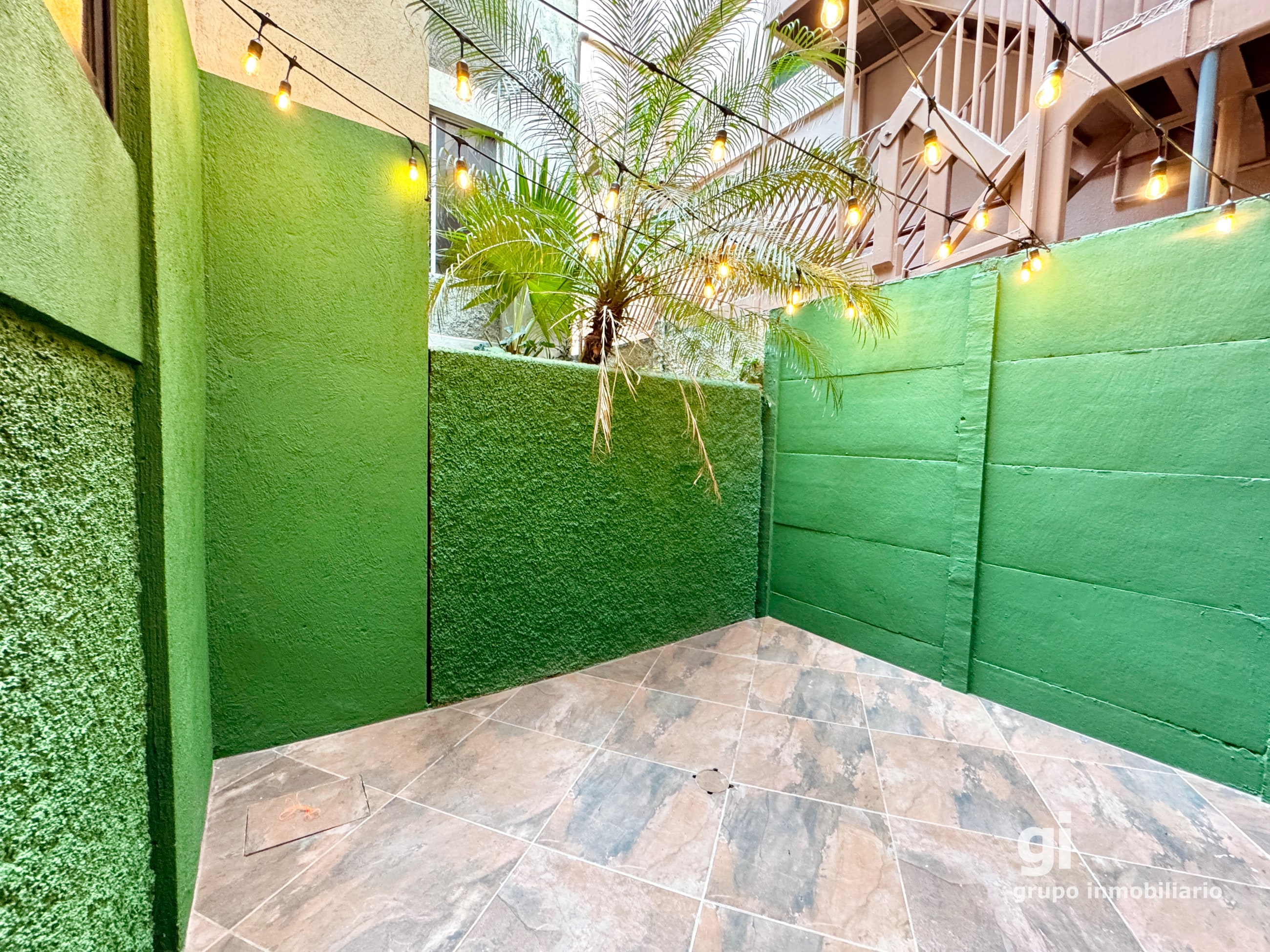 Apartamento Remodelado en Renta en Zona 10 | Excelente Ubicación - 11