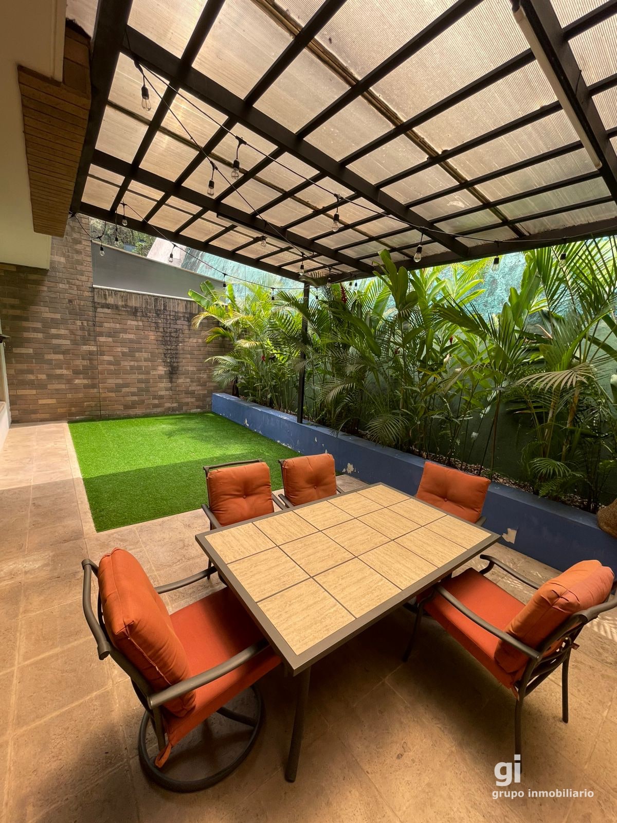 Casa en Venta en Condominio Exclusivo Zona 10 - 5