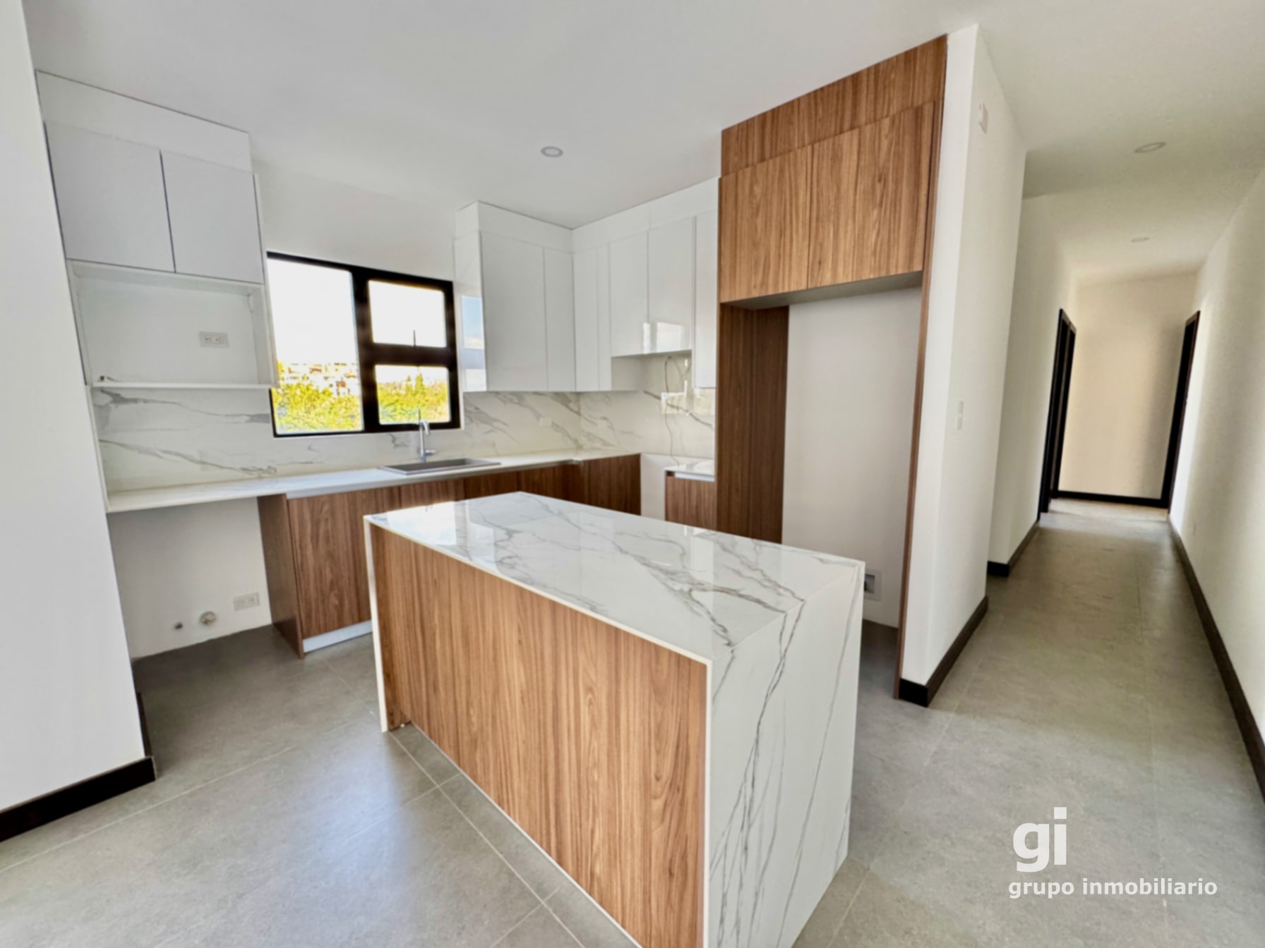 Apartamento con jardín y vista en zona 15, 3 dormitorios. — Apartamento en Venta en Zona 15, Guatemala, Ciudad — foto 2 de 13