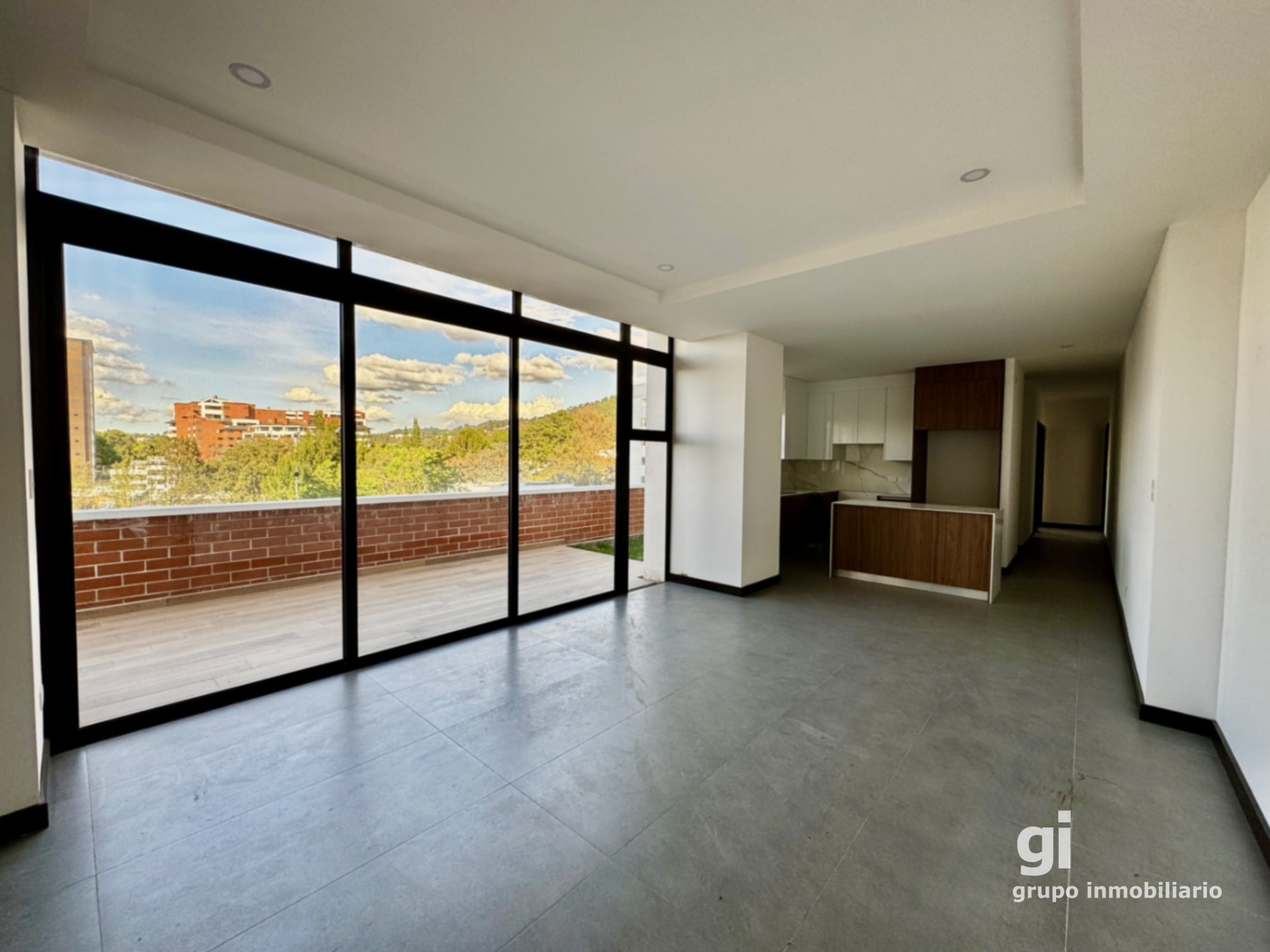Apartamento con jardín y vista en zona 15, 3 dormitorios. — Apartamento en Venta en Zona 15, Guatemala, Ciudad — foto 1 de 13