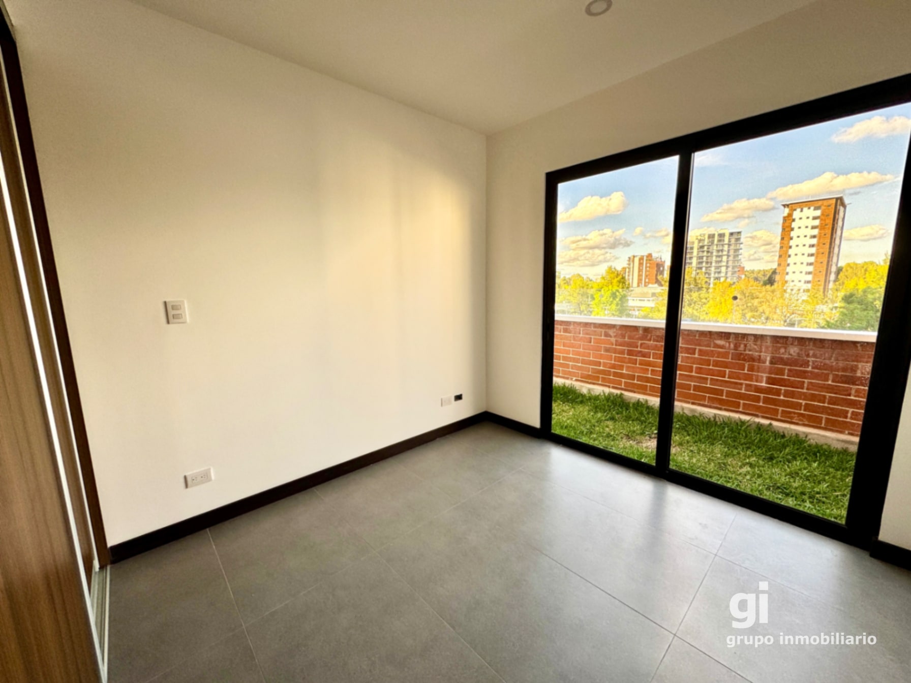 Apartamento con jardín y vista en zona 15, 3 dormitorios. — Apartamento en Venta en Zona 15, Guatemala, Ciudad — foto 7 de 13
