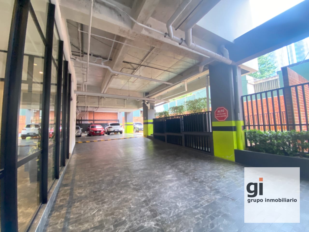 Excelente Apartamento en Alquiler en Zona 10 — Apartamento en Alquiler en 13-50, Zona 10, Guatemala, Ciudad — foto 2 de 14