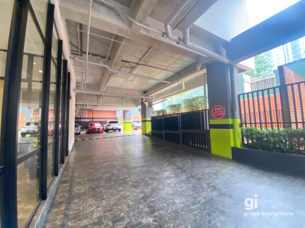 Excelente Apartamento en Alquiler en Zona 10 — Apartamento en Alquiler en 13-50, Zona 10, Guatemala, Ciudad — foto 2 de 14