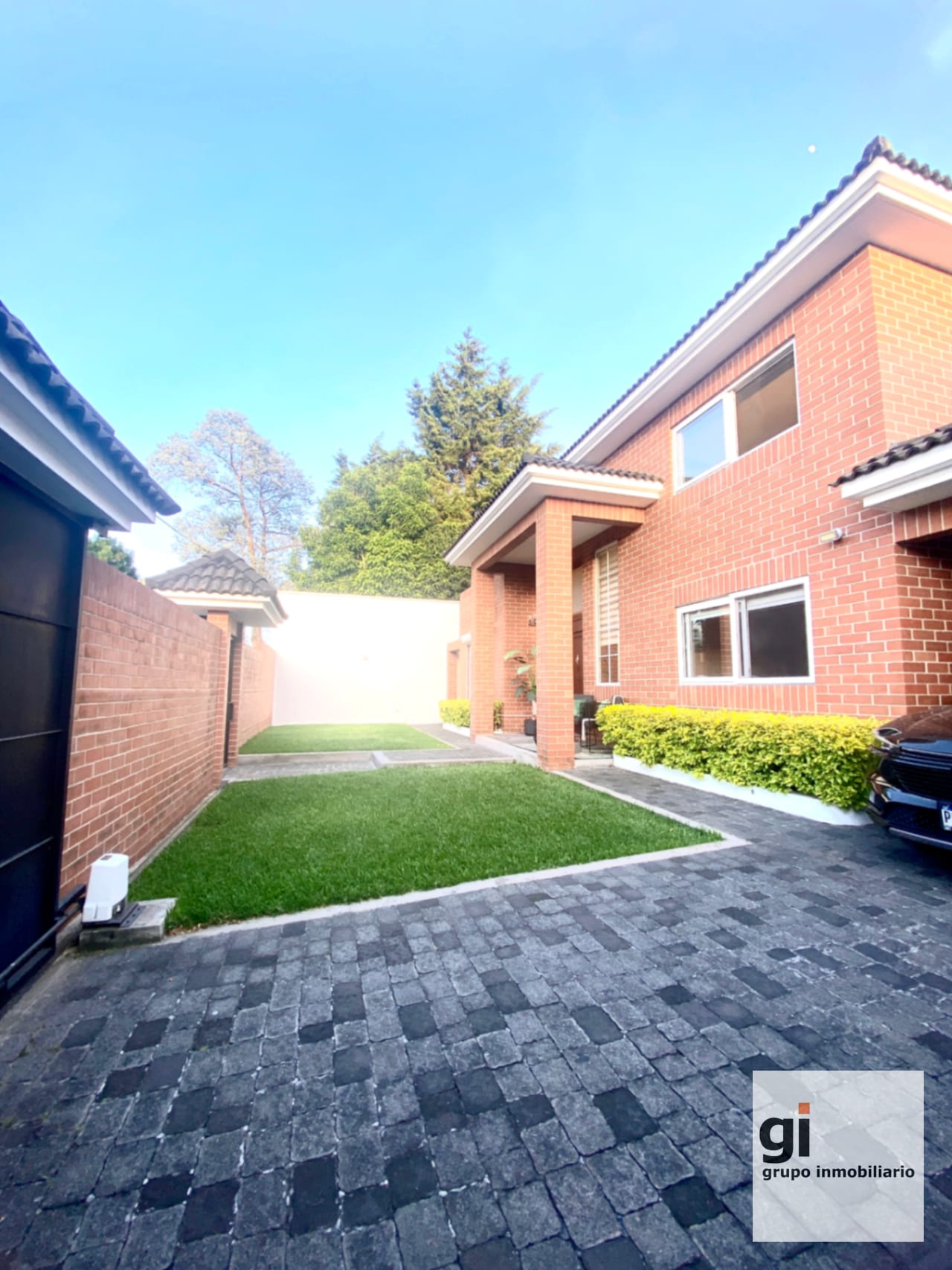 Preciosa Casa en Venta en Zona 16 — Casa en Venta en Jardines de San Isidro, Zona 16, Guatemala, Ciudad — foto 10 de 17