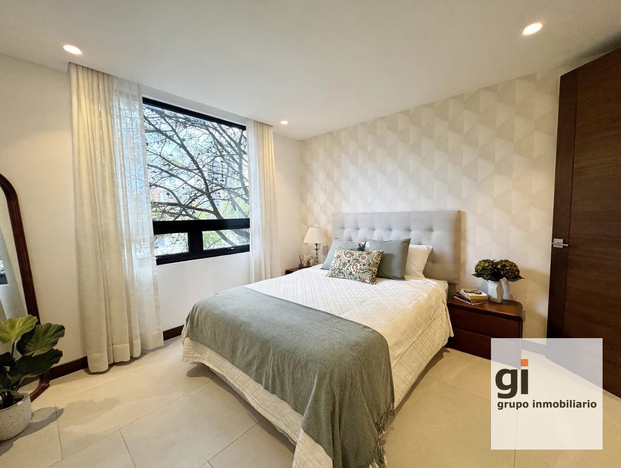 Apartamento de 2 niveles, 2 dormitorios y sala familiar en Oakland — Apartamento en Venta en Zona 10, Guatemala, Ciudad — foto 11 de 16