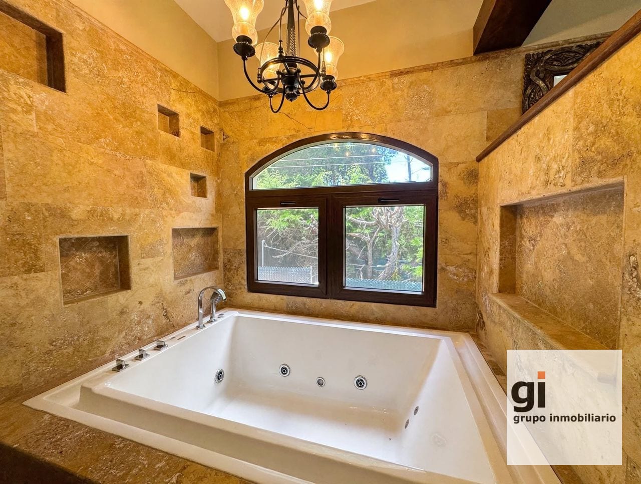Espectacular Casa Familiar en Venta en Muxbal — Casa en Venta en Muxbal, Guatemala, Ciudad — foto 12 de 17