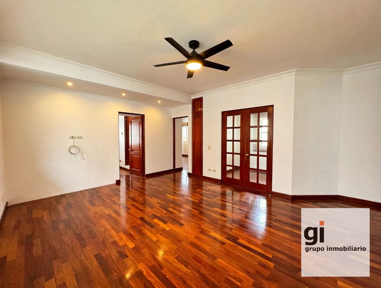 Casa en alquiler en zona 10, 4 dormitorios y A/C — Casa en Alquiler en Zona 10, Guatemala, Ciudad — foto 9 de 17