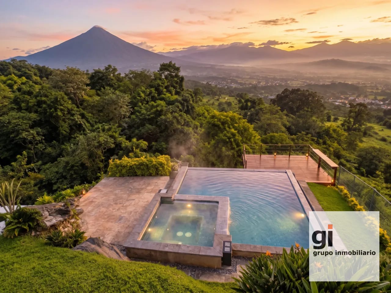 Espectacular Villa en la Reunión - Antigua Guatemala — Casa vacacional en Venta en La Reunión Golf Resort, Alotenango, Sacatepéquez — foto 1 de 14