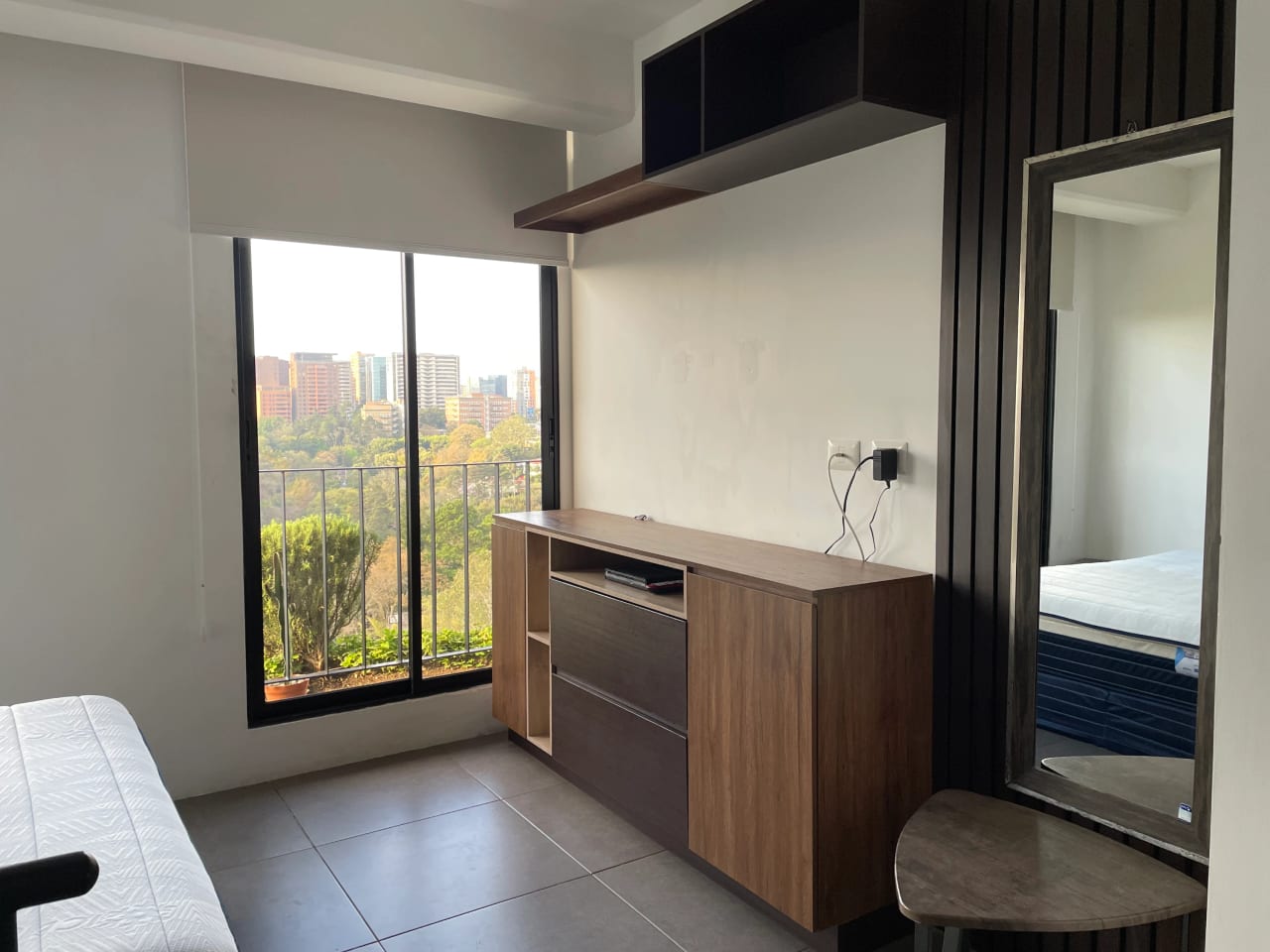 Apartamento Amueblado de 1 Habitación en zona 10 — Apartamento en Alquiler en Ciudad Vieja, Zona 10, Guatemala, Ciudad — foto 6 de 14