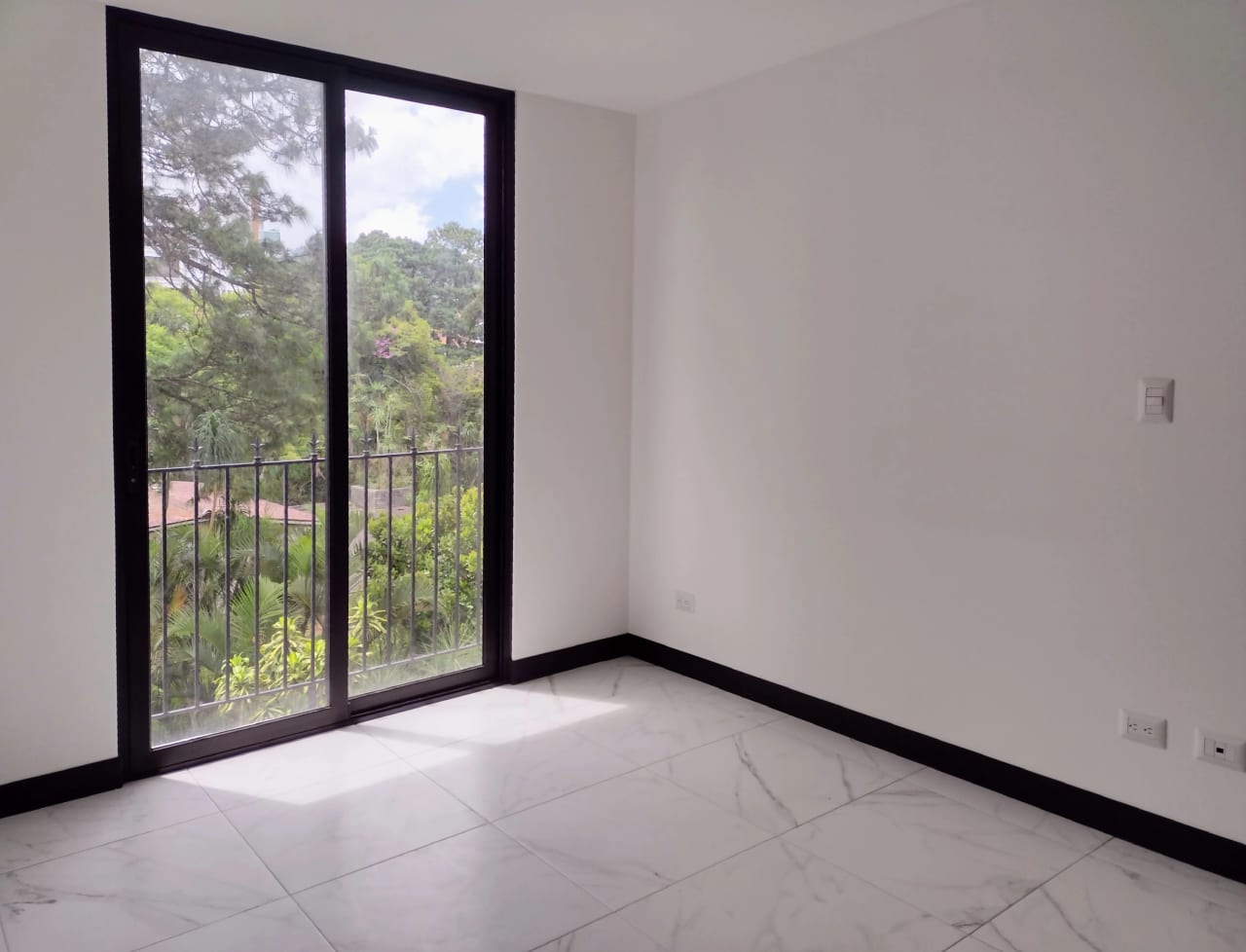 Apartamento de 1 Habitación en zona 15 — Apartamento en Alquiler en Vista Hermosa I, Zona 15, Guatemala, Ciudad — foto 10 de 12