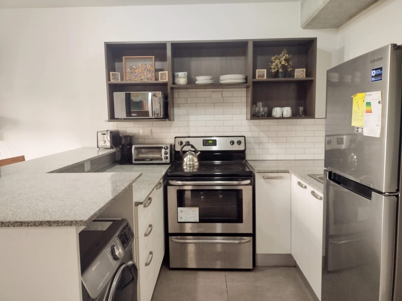 Apartamento Amueblado de 1 Habitación en zona 10 — Apartamento en Alquiler en Ciudad Vieja, Zona 10, Guatemala, Ciudad — foto 4 de 12