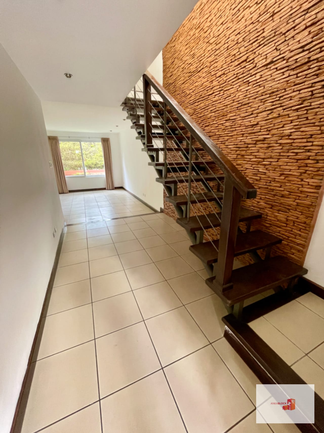 4Dormitorios - en esquina con jardín - Ensenada de San Isidro — Casa en Venta en Ensenada de San Isidro, Zona 16, Guatemala, Ciudad — foto 11 de 12