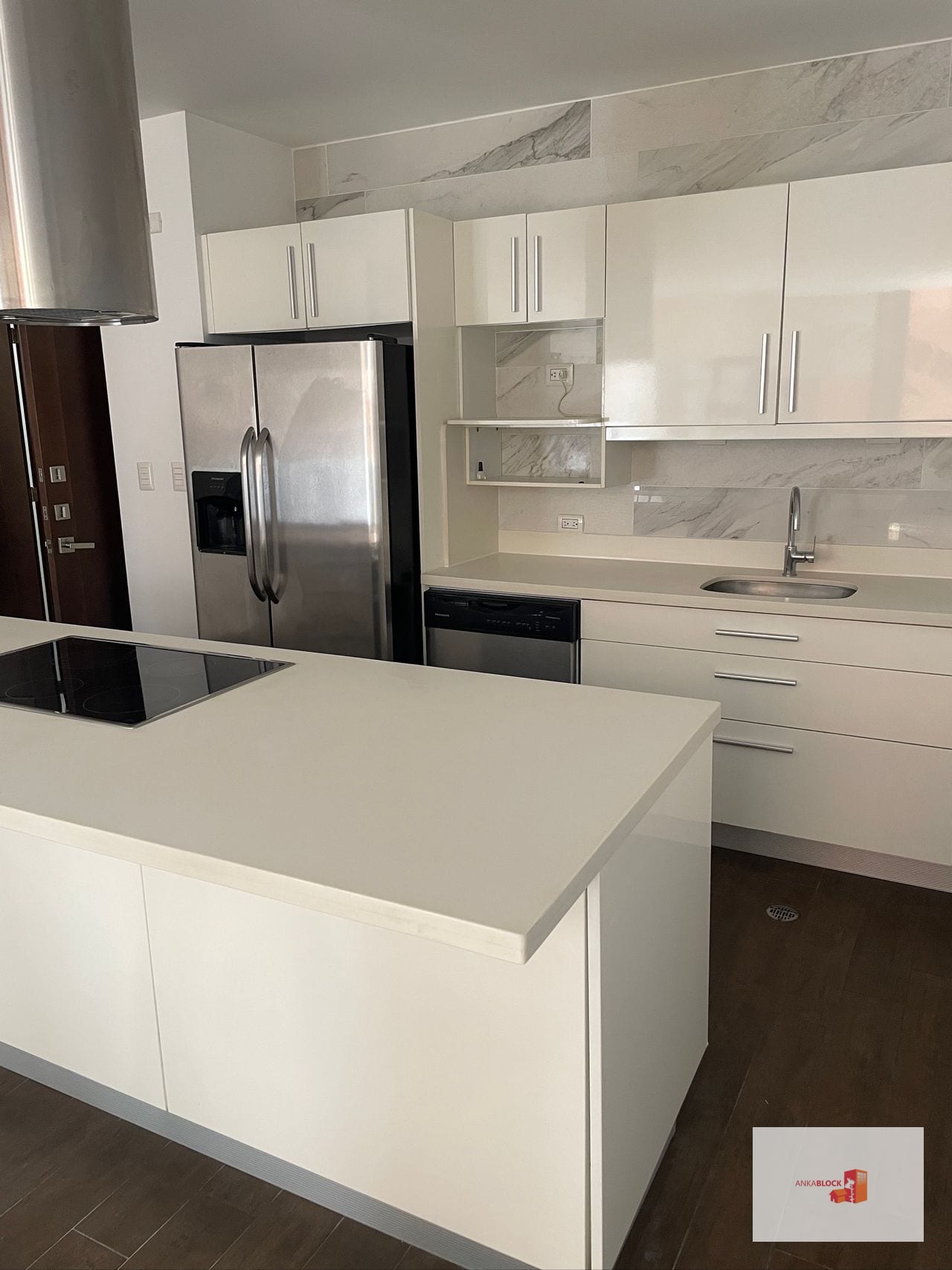 En nivel bajo — Apartamento en Venta en Álbero 15, Zona 15, Guatemala, Ciudad — foto 2 de 12