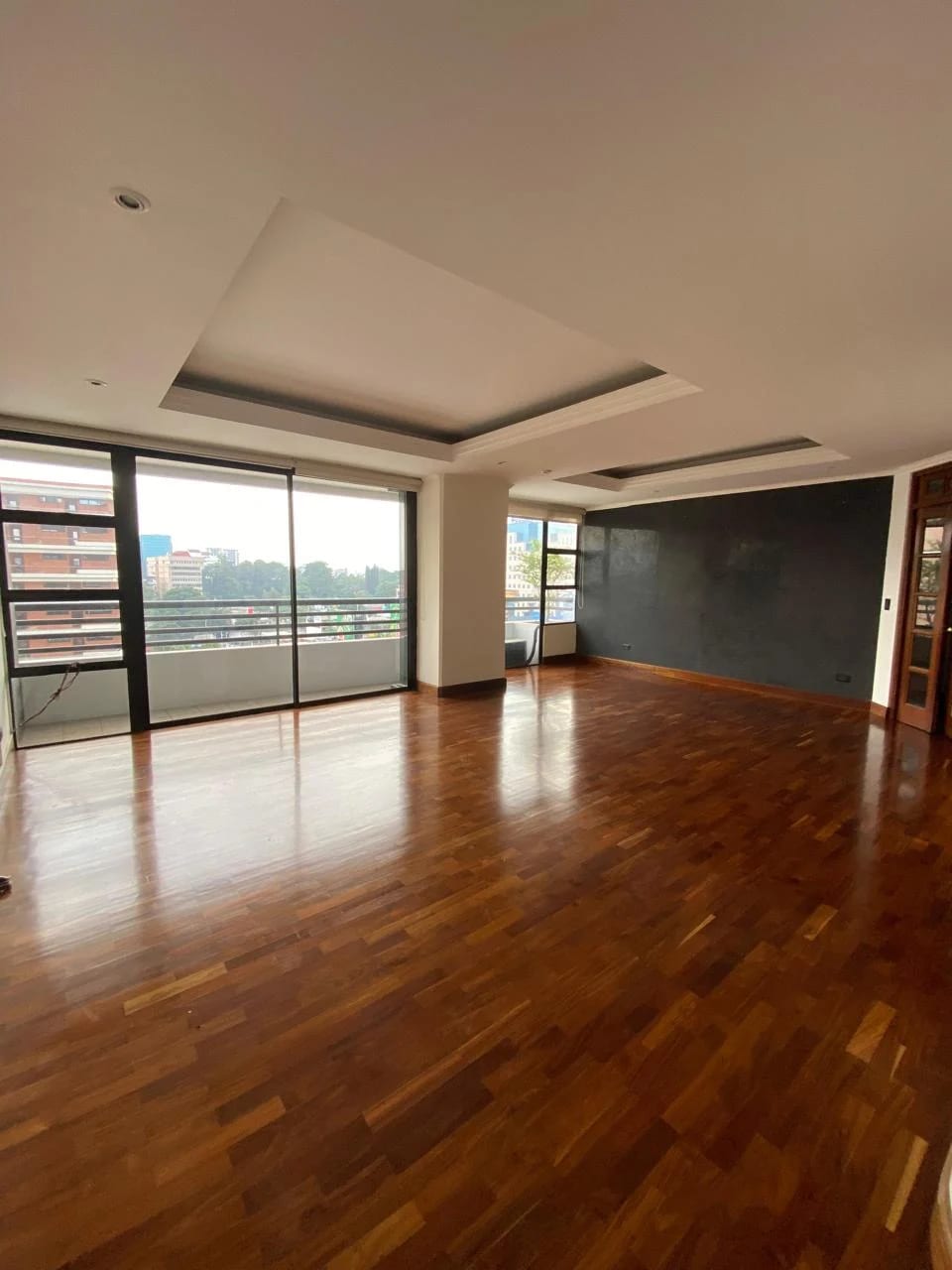 APARTAMENTO AMPLIO EN VENTA EN ZONA 10 EDIFICIO SAN IGNACIO 2 — Apartamento en Venta en San Ignacio, Zona 10, Guatemala, Ciudad — foto 10 de 13