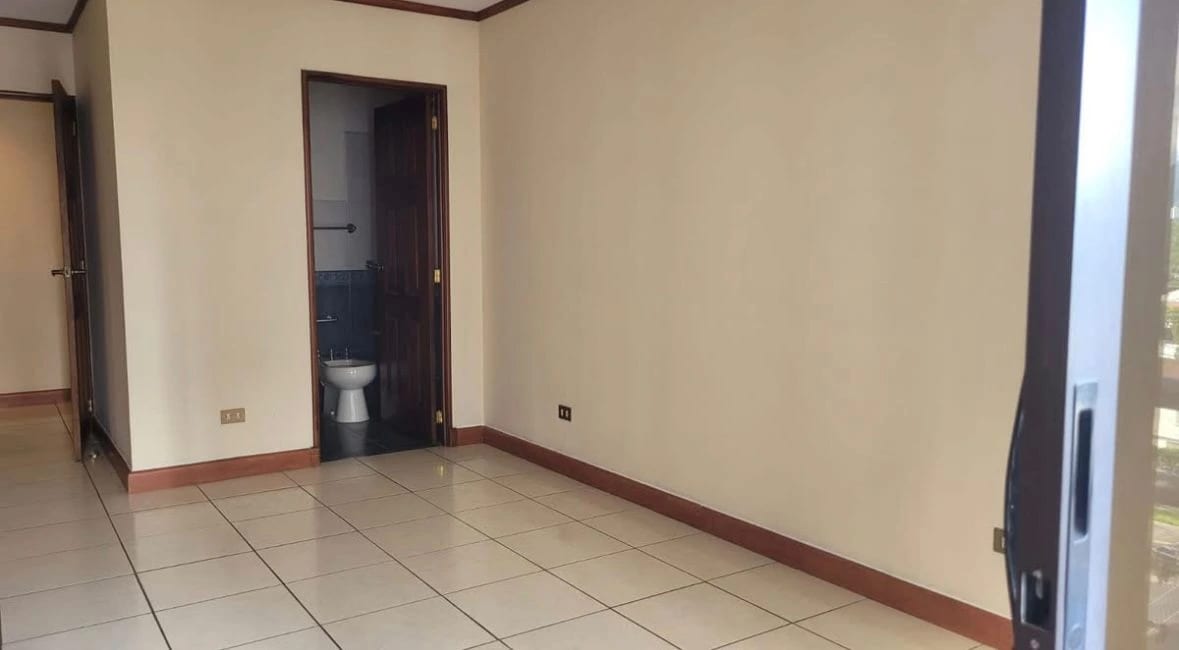 APARTAMENTO EN ALQUILER EN ZONA 14 EDIFICIO BOHEMIA — Apartamento en Alquiler en Zona 15, Guatemala, Ciudad — foto 7 de 9