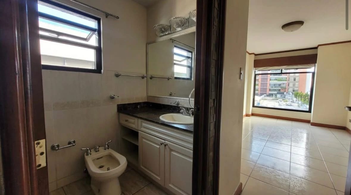 APARTAMENTO EN ALQUILER EN ZONA 14 EDIFICIO BOHEMIA — Apartamento en Alquiler en Akoya, Zona 14, Guatemala, Ciudad — foto 6 de 9