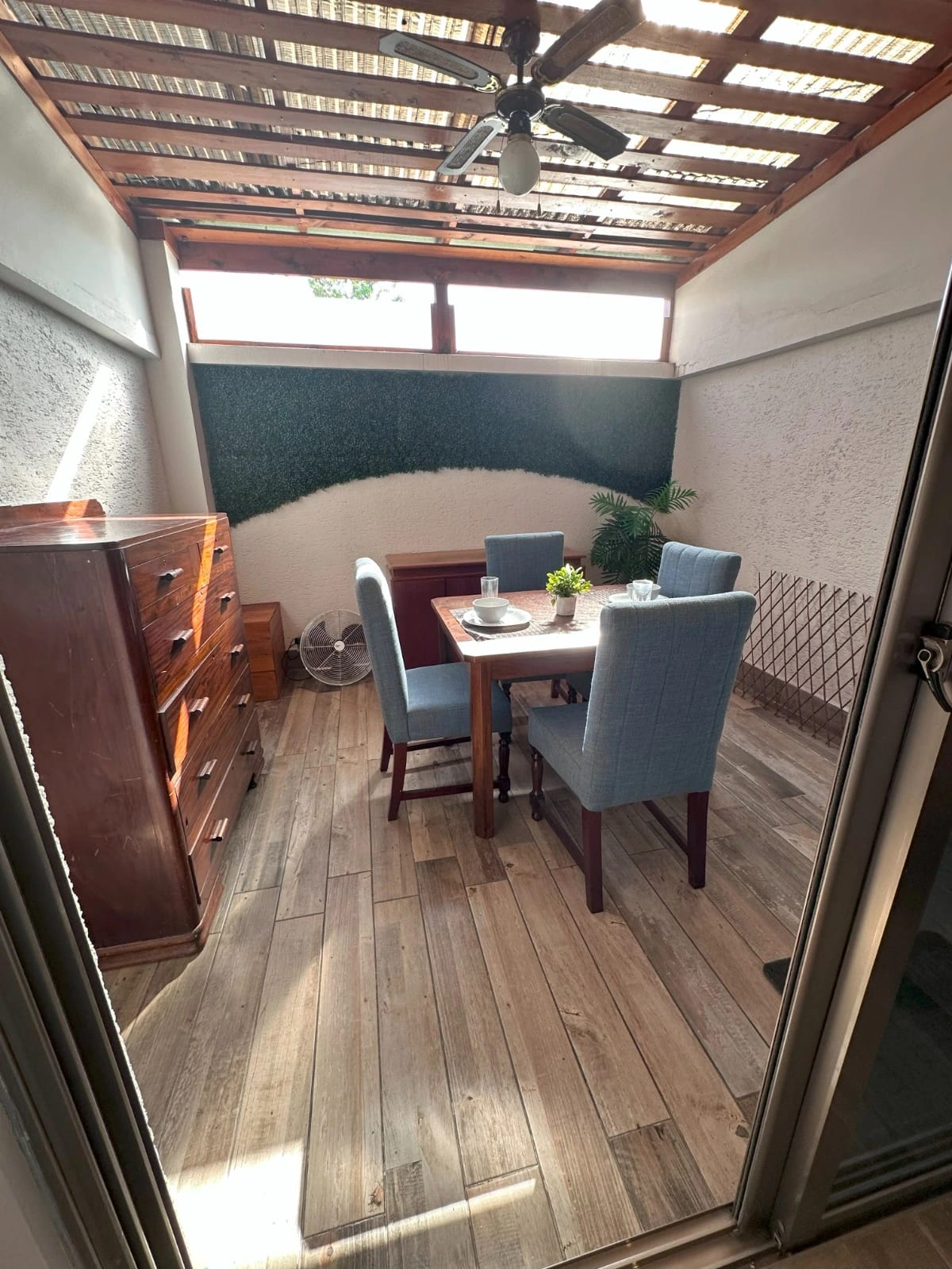 APARTAMENTO TIPO LOFT EN ALQUILER ZONA 15 A POCOS PASOS DE UNIVERSIDADES Y CAYALÁ — Apartamento en Alquiler en Zona 16, Guatemala, Ciudad — foto 2 de 6