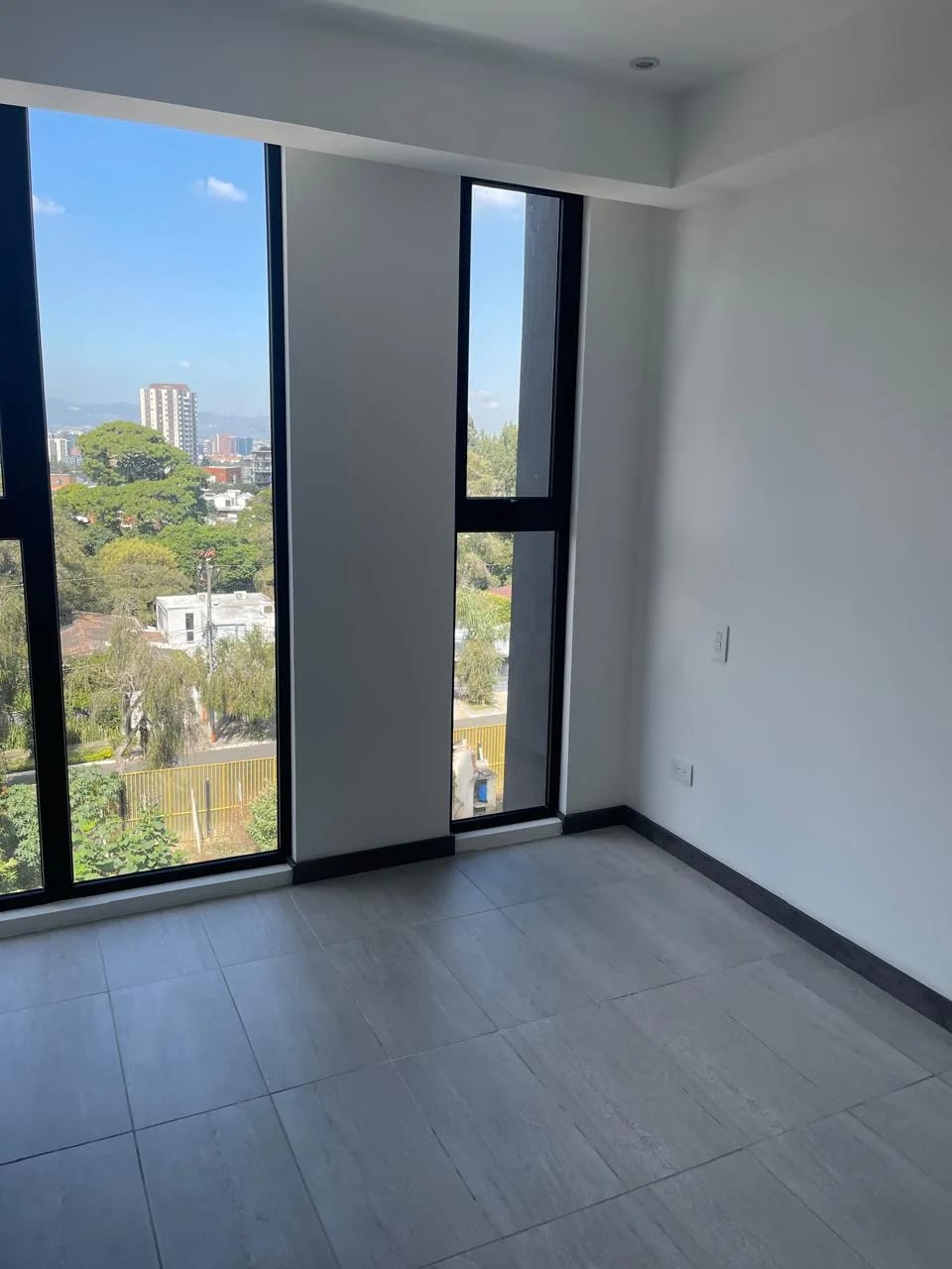 ALQUILO APARTAMENTO EN ZONA 15 EN EL EDIFICIO MOREA VHII ADENTRO DE GARITA — Apartamento en Alquiler en Morea, Zona 15, Guatemala, Ciudad — foto 2 de 15