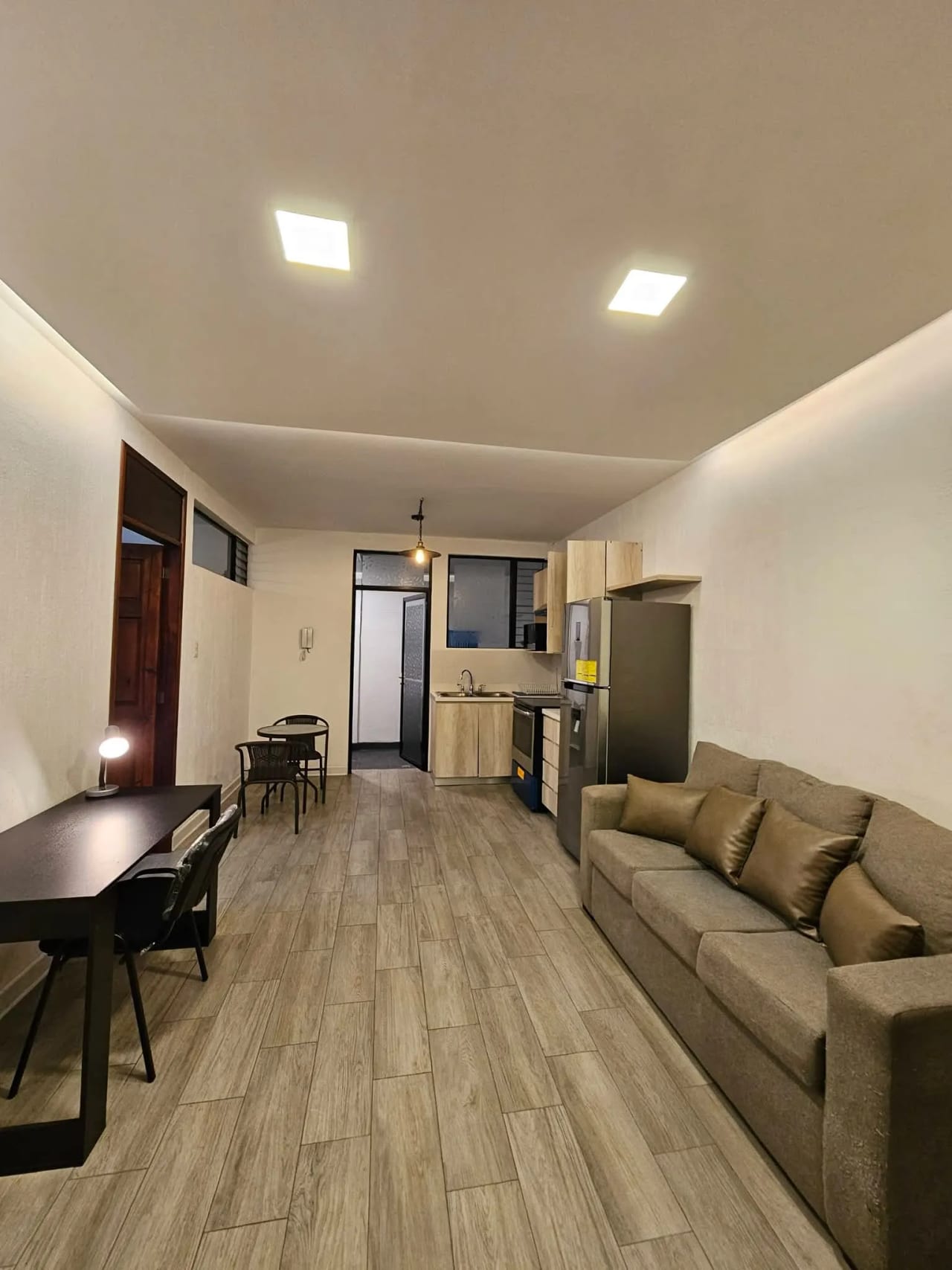 APARTAMENTO AMUEBLADO EN ALQUILER EN LA MONTAÑA ZONA 16 — Apartamento en Alquiler en La Montaña, Zona 16, Guatemala, Ciudad — foto 2 de 10