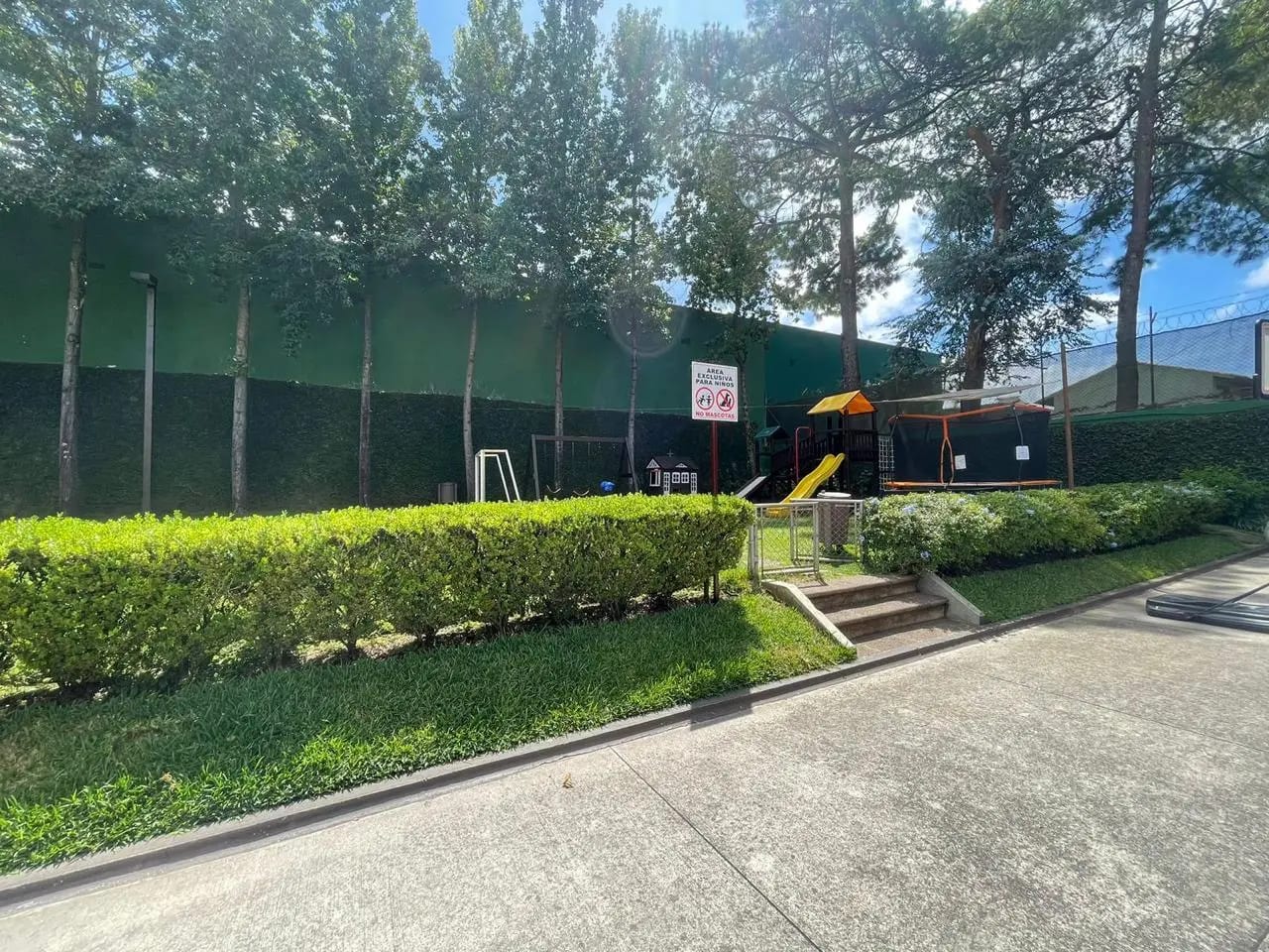 CASA EN ALQUILER EN ZONA 10 EN CONDOMINIO — Casa en Alquiler en Zona 10, Guatemala, Ciudad — foto 12 de 13