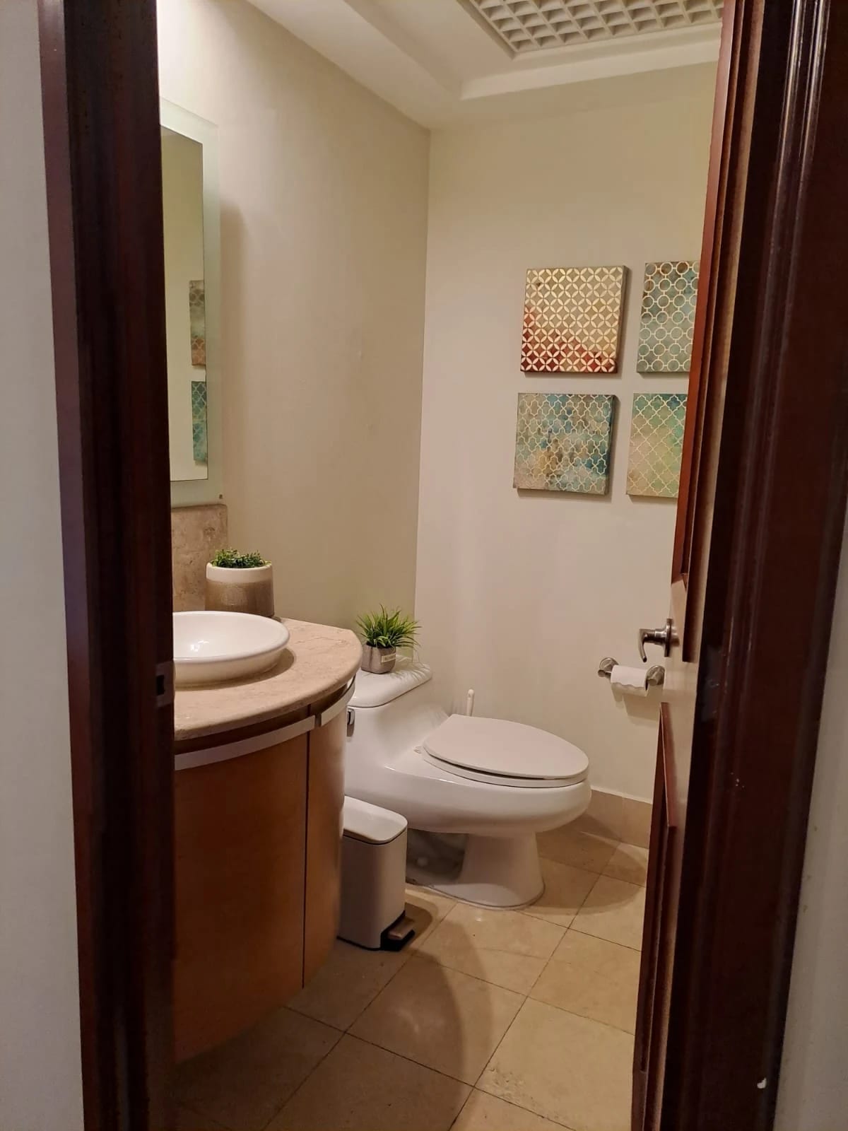 APARTAMENTO EN ALQUILER EN ZONA 10 EDIFICIO TIFFANY II — Apartamento en Venta en Tiffany II, Zona 10, Guatemala, Ciudad — foto 4 de 4