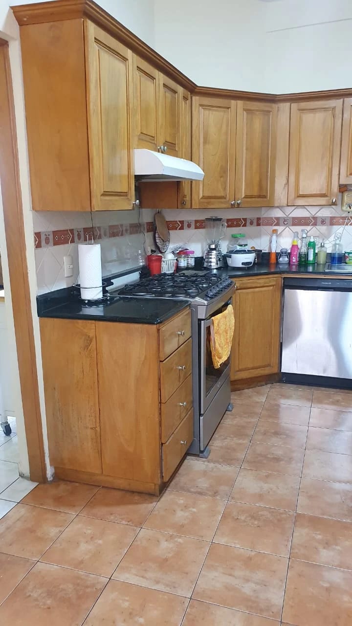 CASA EN VENTA EN LA EXCLUSIVA COLONIA JARDINES DE SAN ISIDRO ZONA 16 — Casa en Venta en Jardines de San Isidro, Zona 16, Guatemala, Ciudad — foto 10 de 17