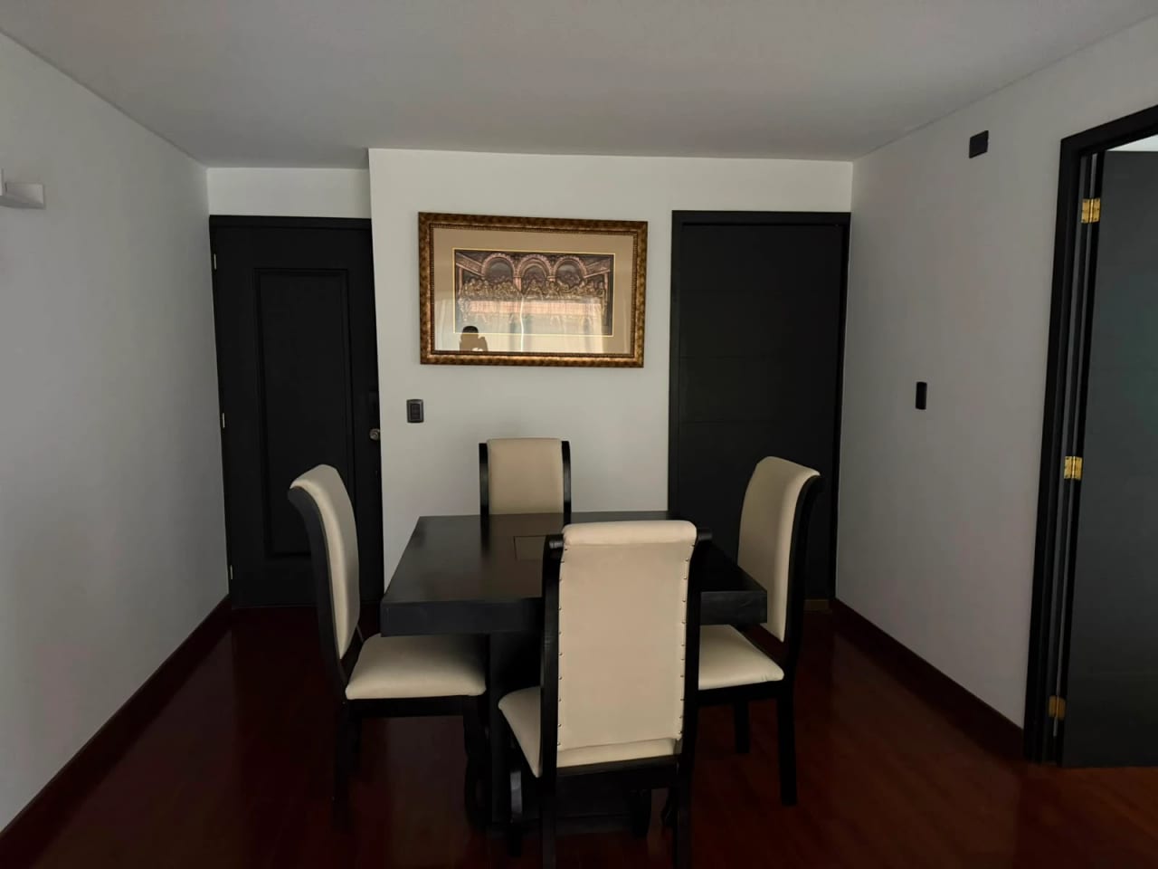 APARTAMENTO EN RENTA EN BOSQUES DE EUSKADI ZONA 16 — Apartamento en Alquiler en Bosques de Euskadi, Zona 16, Guatemala, Ciudad — foto 4 de 17