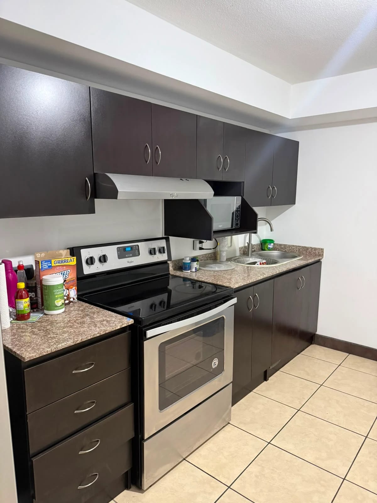APARTAMENTO EN RENTA EN BOSQUES DE EUSKADI ZONA 16 — Apartamento en Alquiler en Bosques de Euskadi, Zona 16, Guatemala, Ciudad — foto 10 de 17