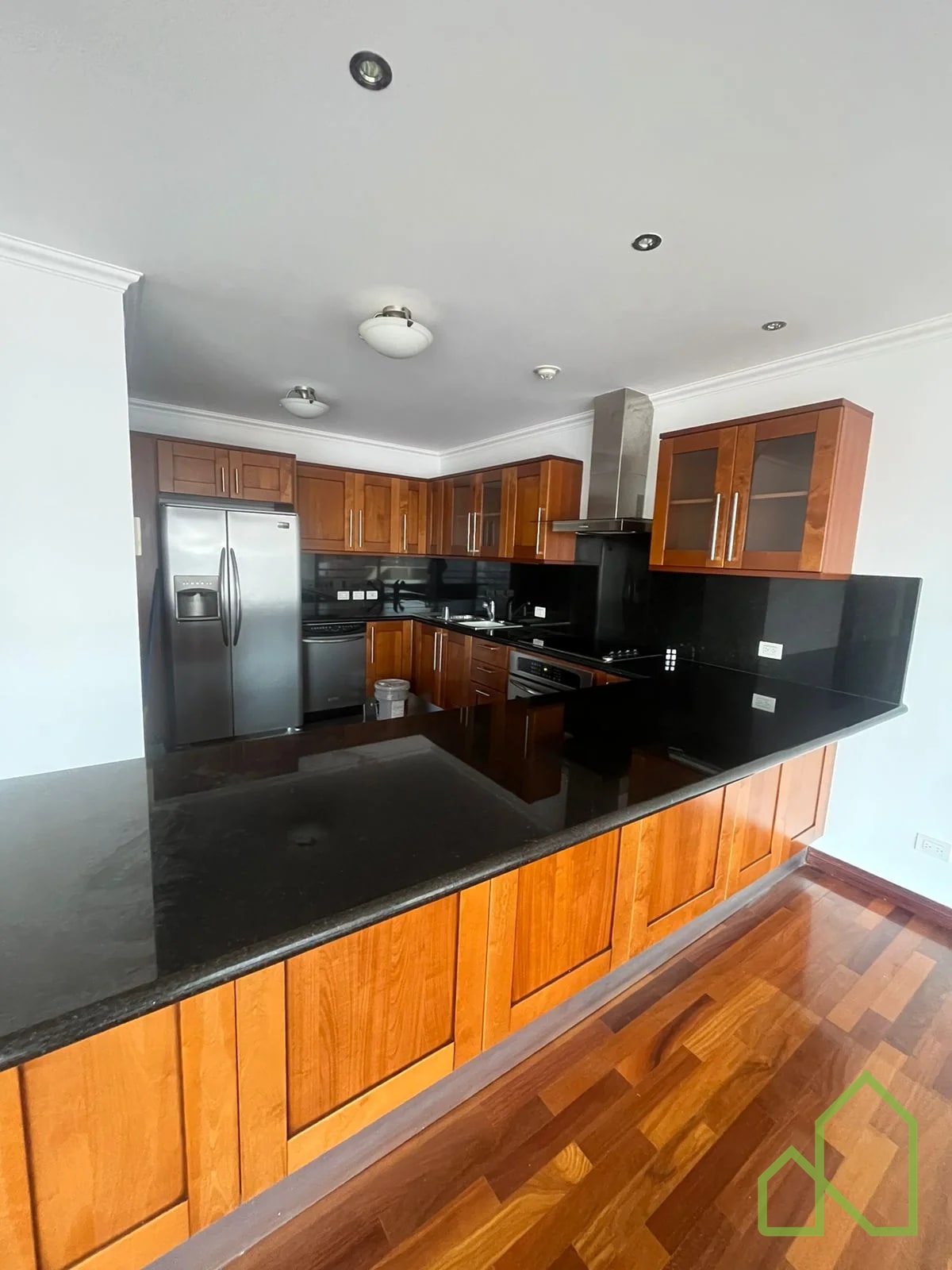 Apartamento en Venta, Edificio Casa Rialto zona 14 para Inversión - 2