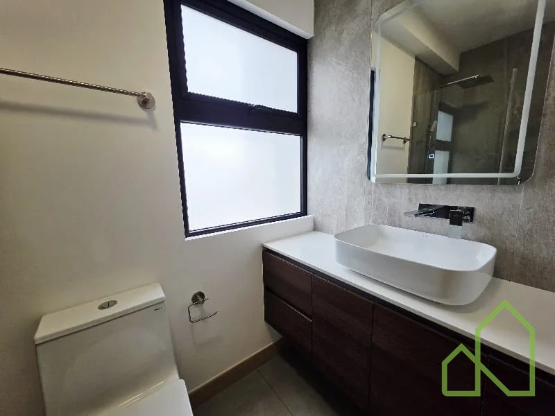 Apartamento Amueblado en Alquiler en Bonadiez, Ciudad Vieja zona 10 - 10