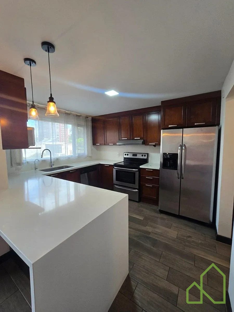 Amplio Apartamento en Renta o Venta en zona 10 — Apartamento en Alquiler en Verona, Zona 10, Guatemala, Ciudad — foto 3 de 9
