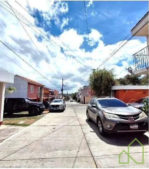 Casa de 1 nivel en Venta en Valles de San Cristóbal — Casa en Venta en Zona 8 Mixco, Guatemala, Ciudad — foto 9 de 9