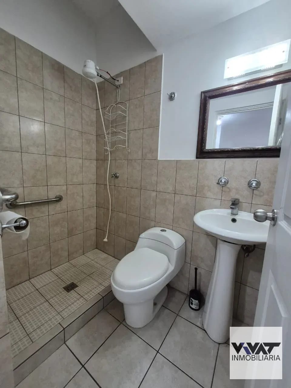 Casa en Renta en Condominio Villas Calá — Casa en Alquiler en Villas Cala, Santa Catarina Pinula, Guatemala, Ciudad — foto 6 de 12