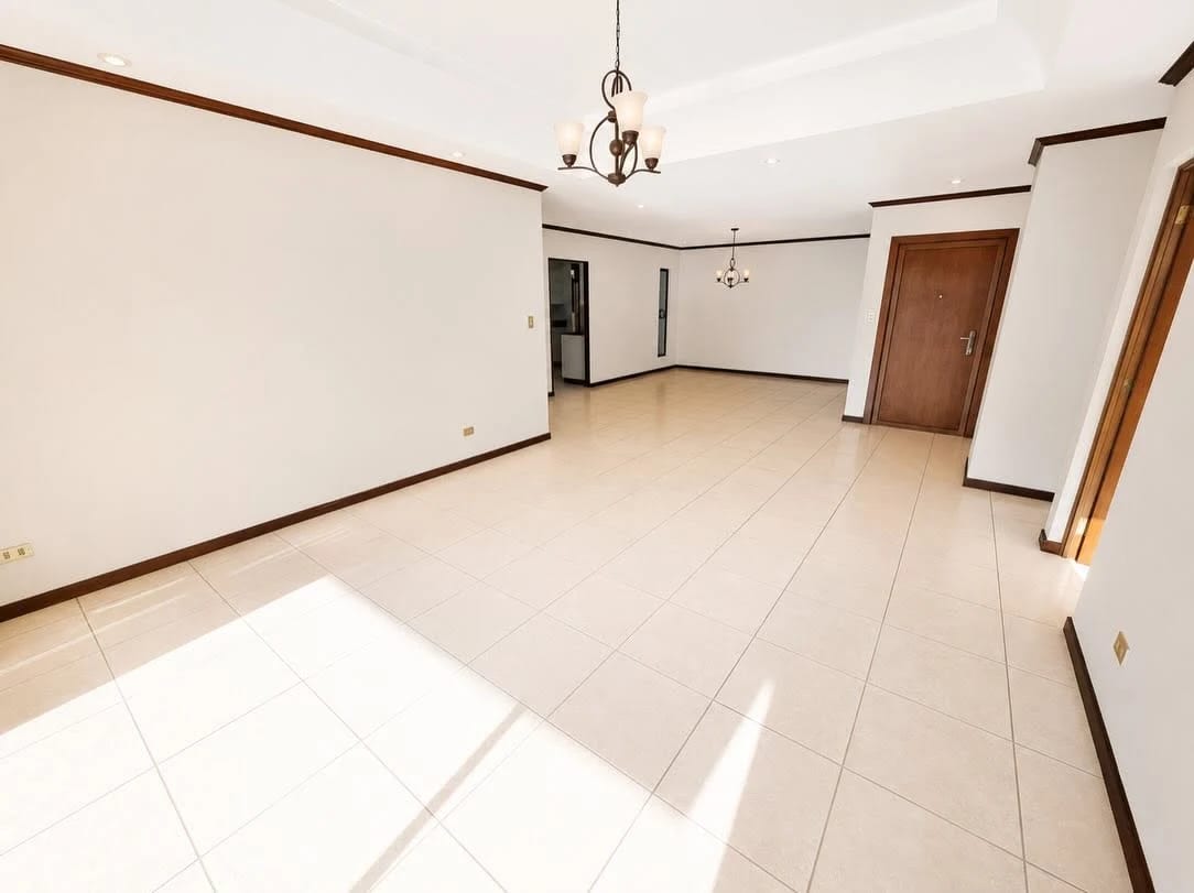 APARTAMENTO GRANDE EN VENTA TORRE CASTELAR ZONA 10 — Apartamento en Venta en Torre Castelar, Zona 10, Guatemala, Ciudad — foto 1 de 7