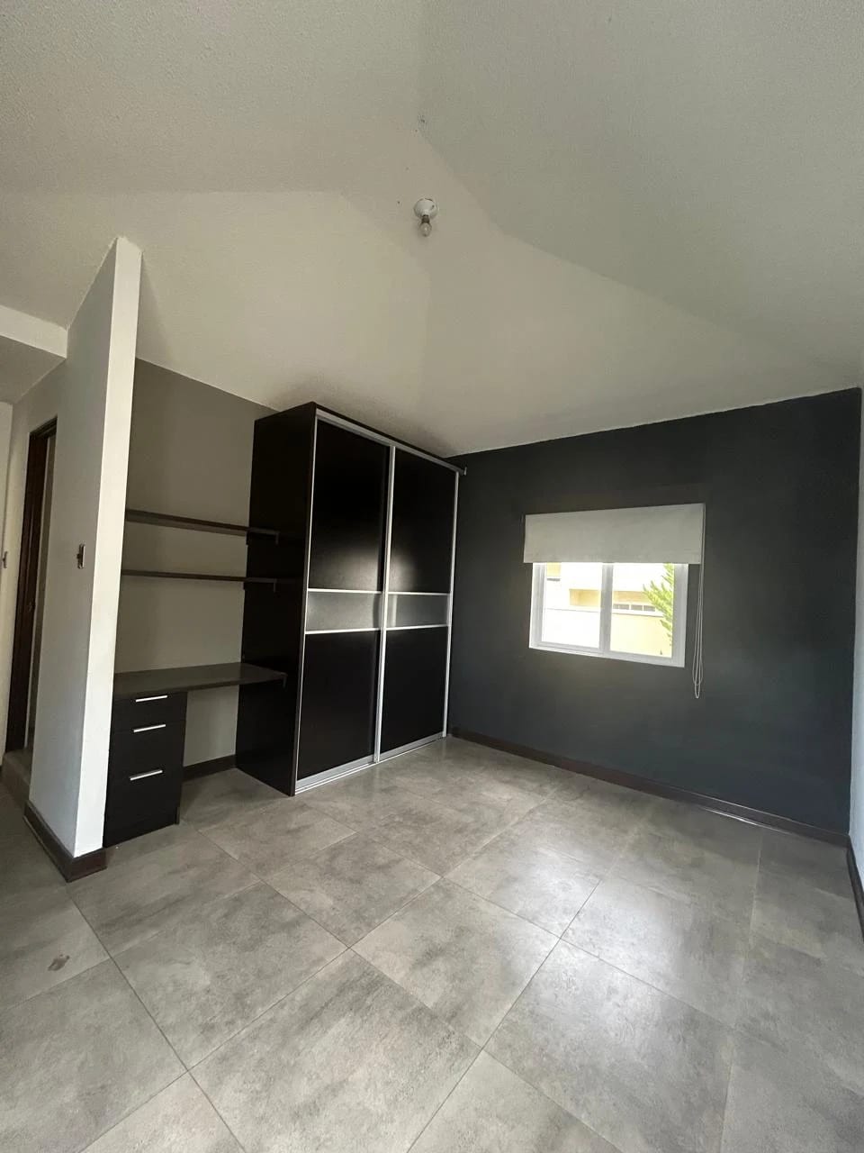 PRECIOSA CASA EN VENTA DE O RENTA EN CAÑADAS DEL ENCINAL 2 LOTES JUNTOS — Casa en Venta en Zona 7 Mixco, Guatemala, Ciudad — foto 10 de 17