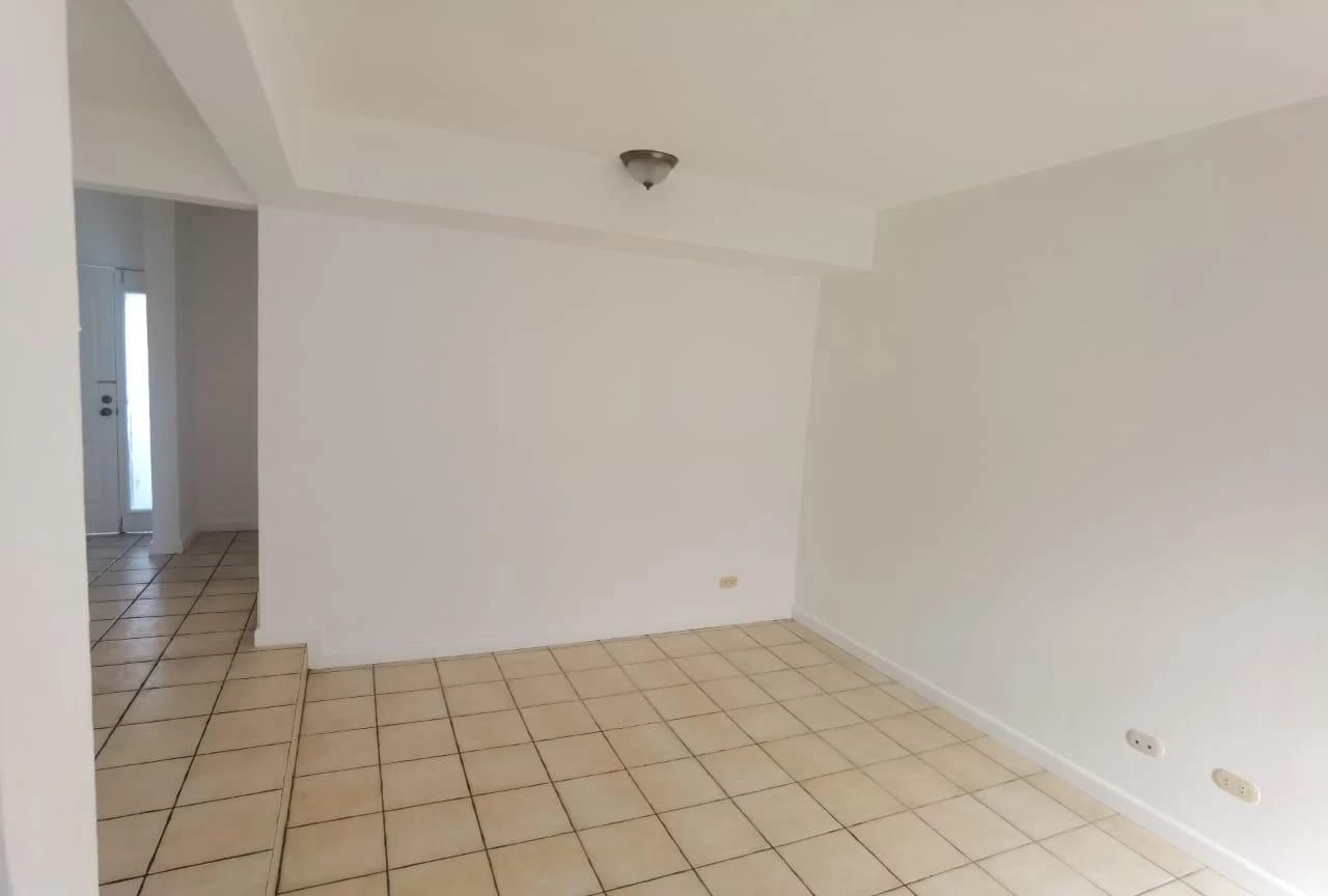 Casa en Venta KM 15.8 Frente a Pradera Concepcion — Casa en Venta en km 11-15, Carretera a El Salvador, Guatemala, Ciudad — foto 3 de 10