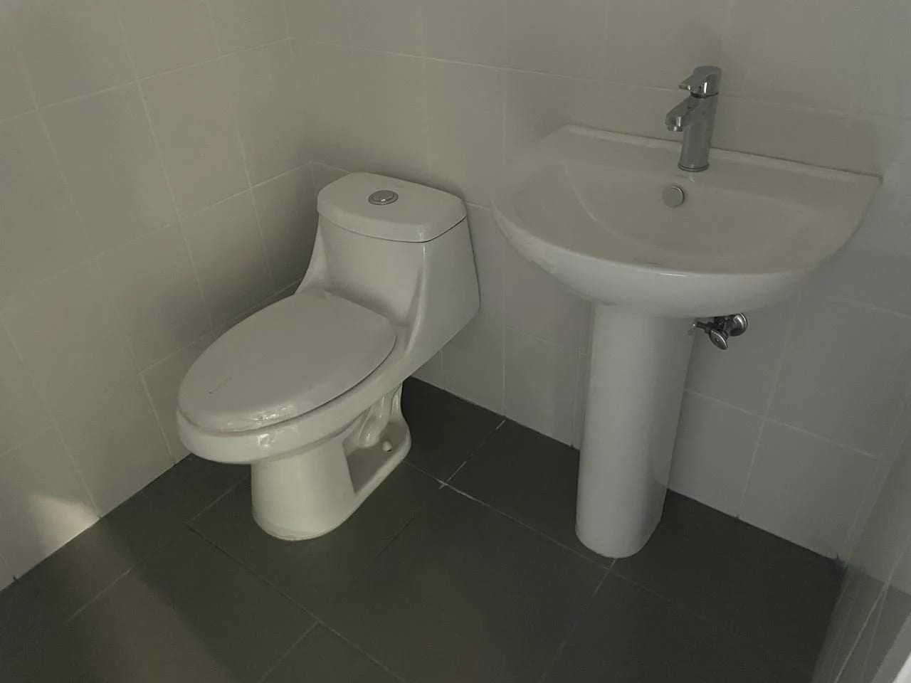 2 Oficinas Disponibles en Alquiler Ascend Zona 9 — Oficina en Alquiler en Ascend, Zona 9, Guatemala, Ciudad — foto 3 de 5