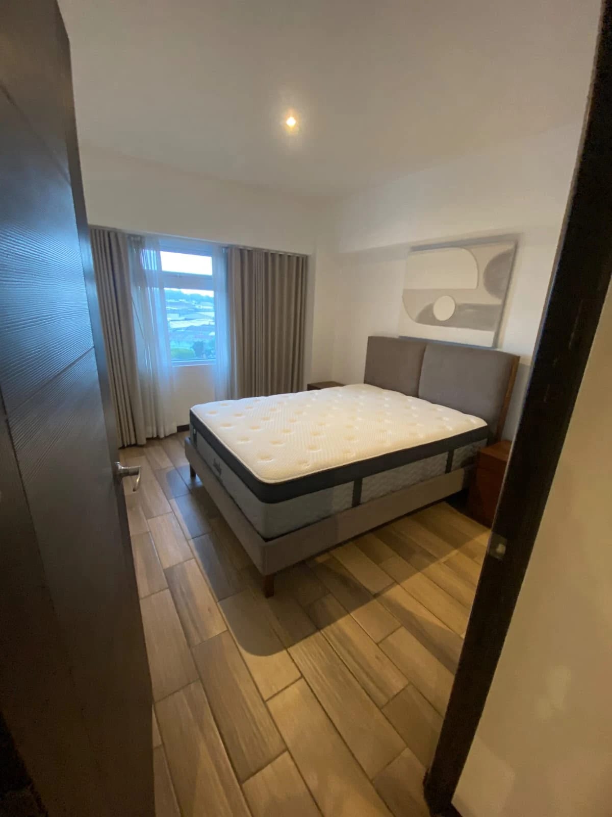 Apartamento Amueblado en Torre Pamplona — Apartamento en Alquiler en Torre Pamplona 14 Calle, Zona 12, Guatemala, Ciudad — foto 4 de 7