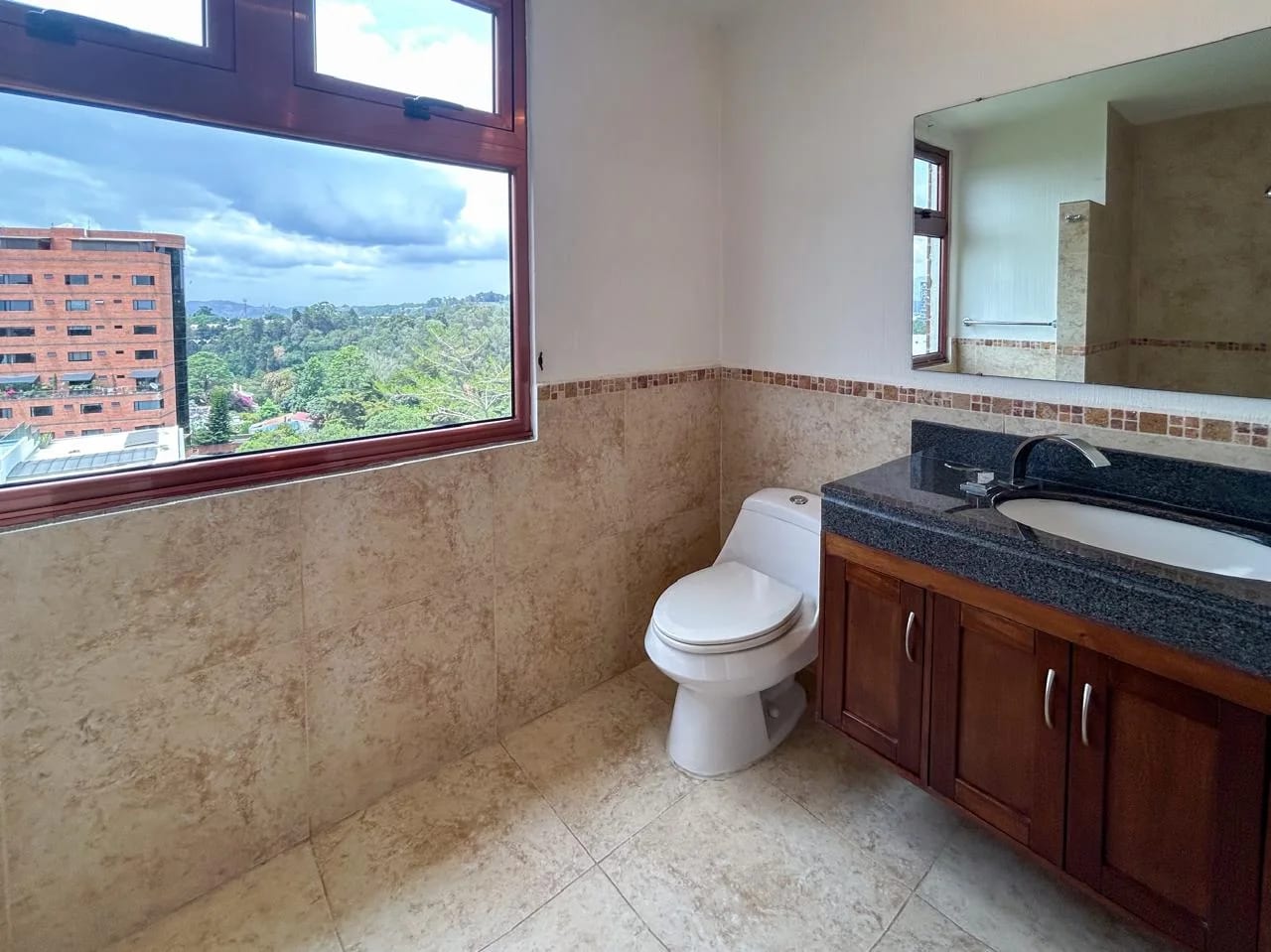 Lindo Penthouse en Venta Zona 15, Vista Hermosa 1 — Apartamento en Venta en Zona 15, Guatemala, Ciudad — foto 11 de 16