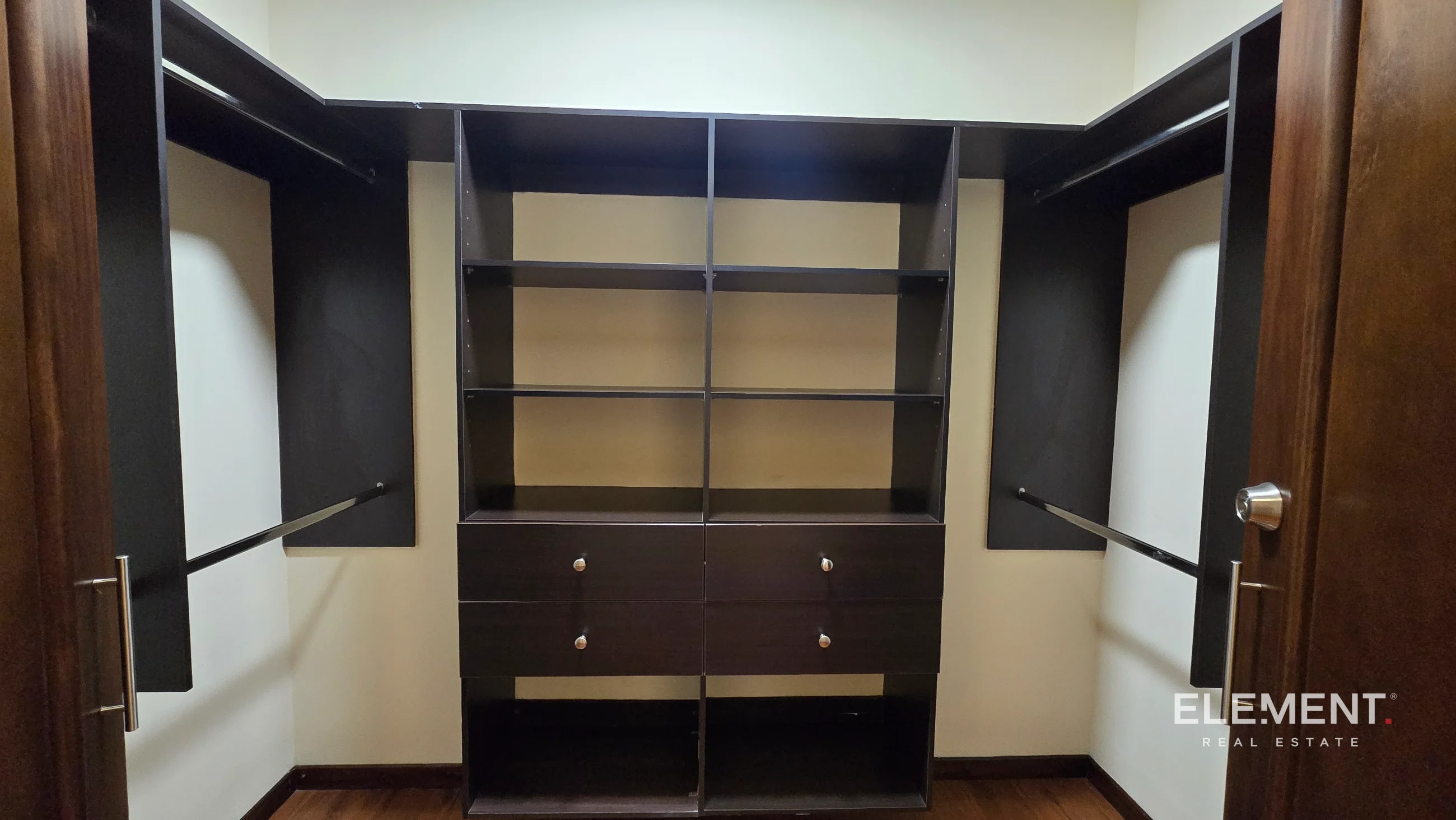 Apartamento con jardín en venta Plenum – Zona 14 - 8