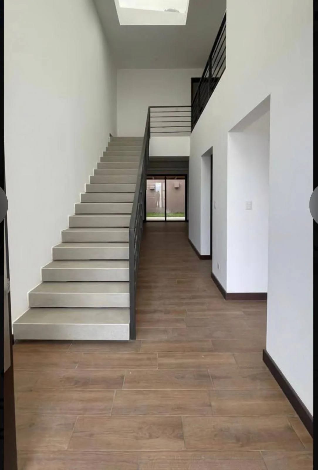 Amplia casa en renta, zona 16 Lomas de San Isidro, Reserva II — Casa en Alquiler en Lomas de San Isidro - La Reserva, Zona 16, Guatemala, Ciudad — foto 8 de 9