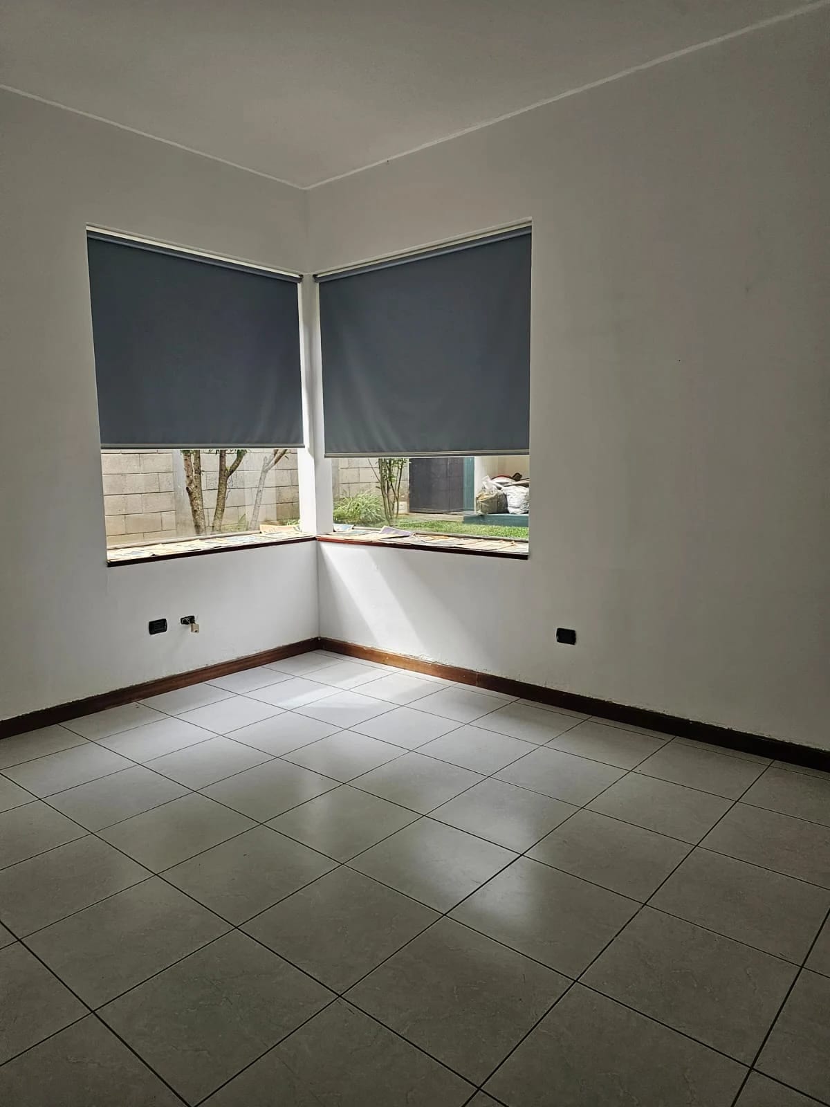 Amplia e iluminada casa en venta, Kanajuyú zona 16 — Casa en Venta en Kanajuyú, Zona 16, Guatemala, Ciudad — foto 7 de 10