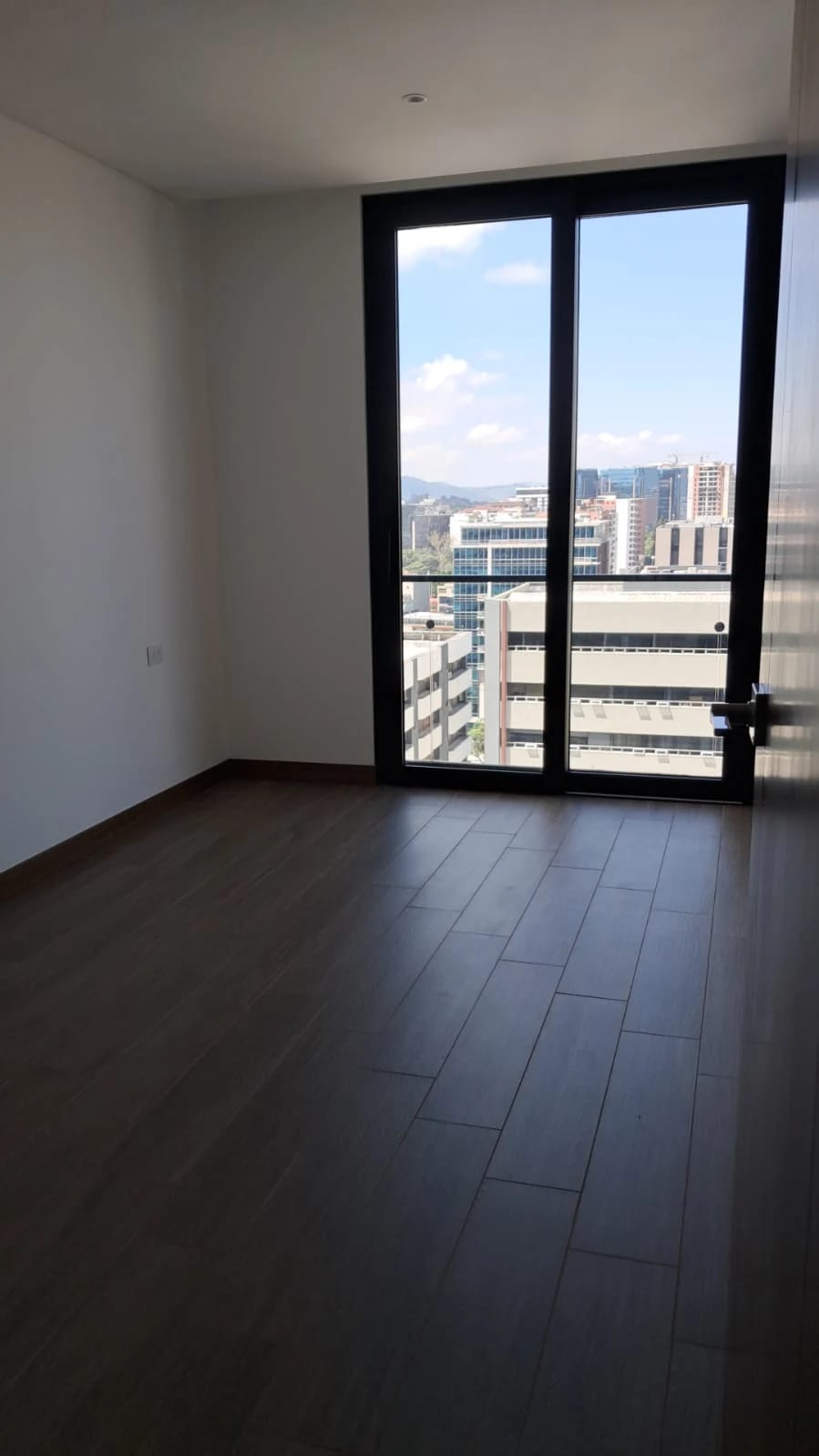 Ferre Diez, Apartamento en renta zona 10 — Apartamento en Alquiler en Ferré Diez, Zona 10, Guatemala, Ciudad — foto 7 de 13