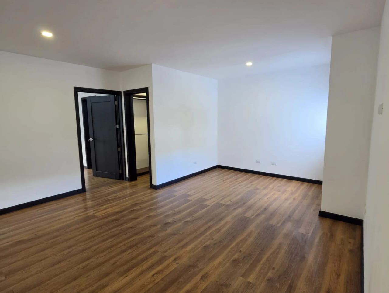 Exclusiva casa en venta, totalmente remodelada en Lomas de San Isidro — Casa en Venta en Lomas de San Isidro, Zona 16, Guatemala, Ciudad — foto 10 de 17