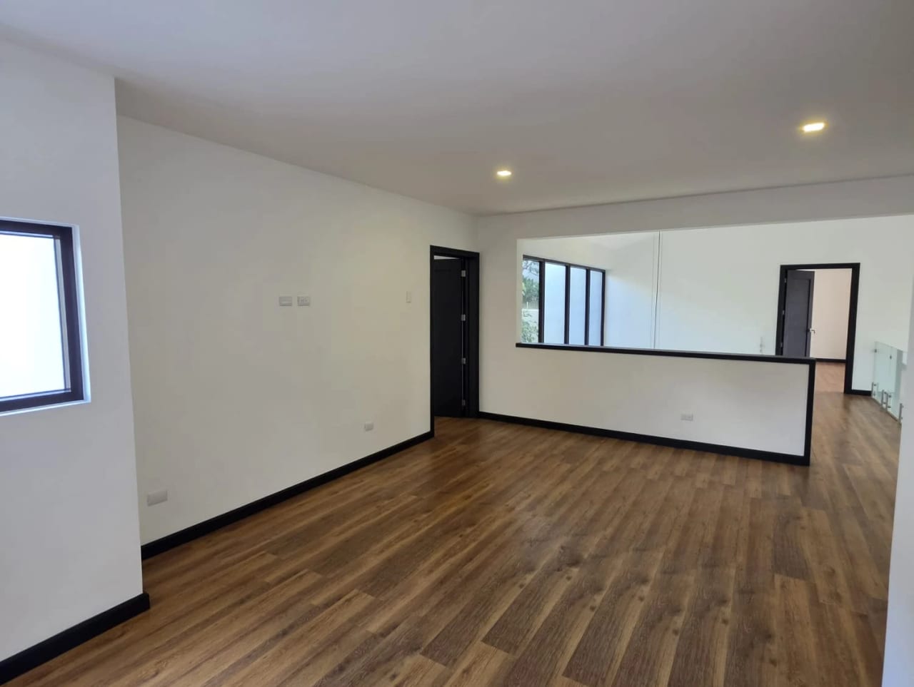 Exclusiva casa en venta, totalmente remodelada en Lomas de San Isidro — Casa en Venta en Lomas de San Isidro, Zona 16, Guatemala, Ciudad — foto 11 de 17
