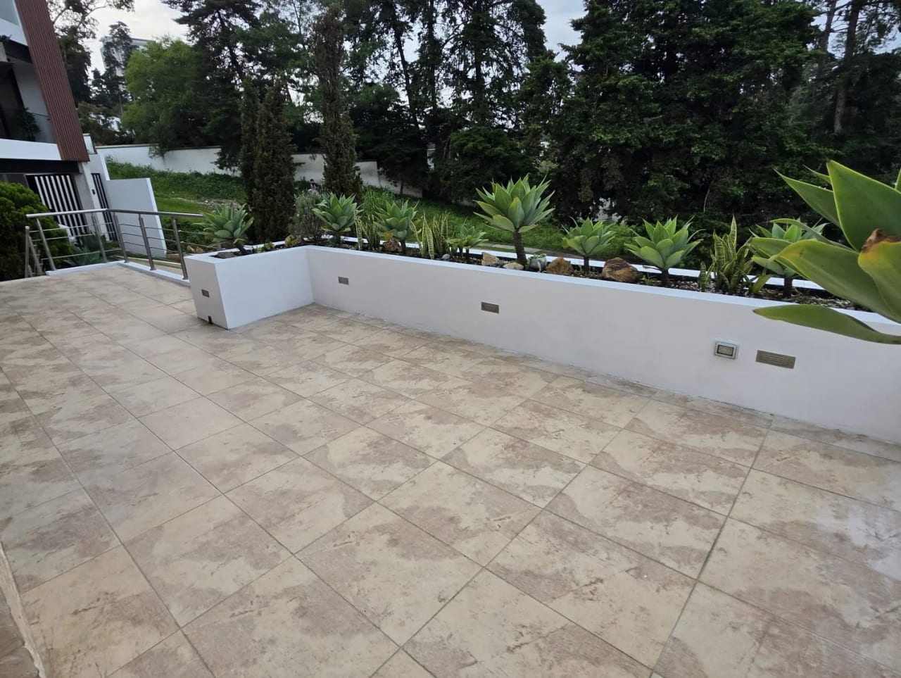 Exclusiva casa en venta, totalmente remodelada en Lomas de San Isidro — Casa en Venta en Lomas de San Isidro, Zona 16, Guatemala, Ciudad — foto 17 de 17