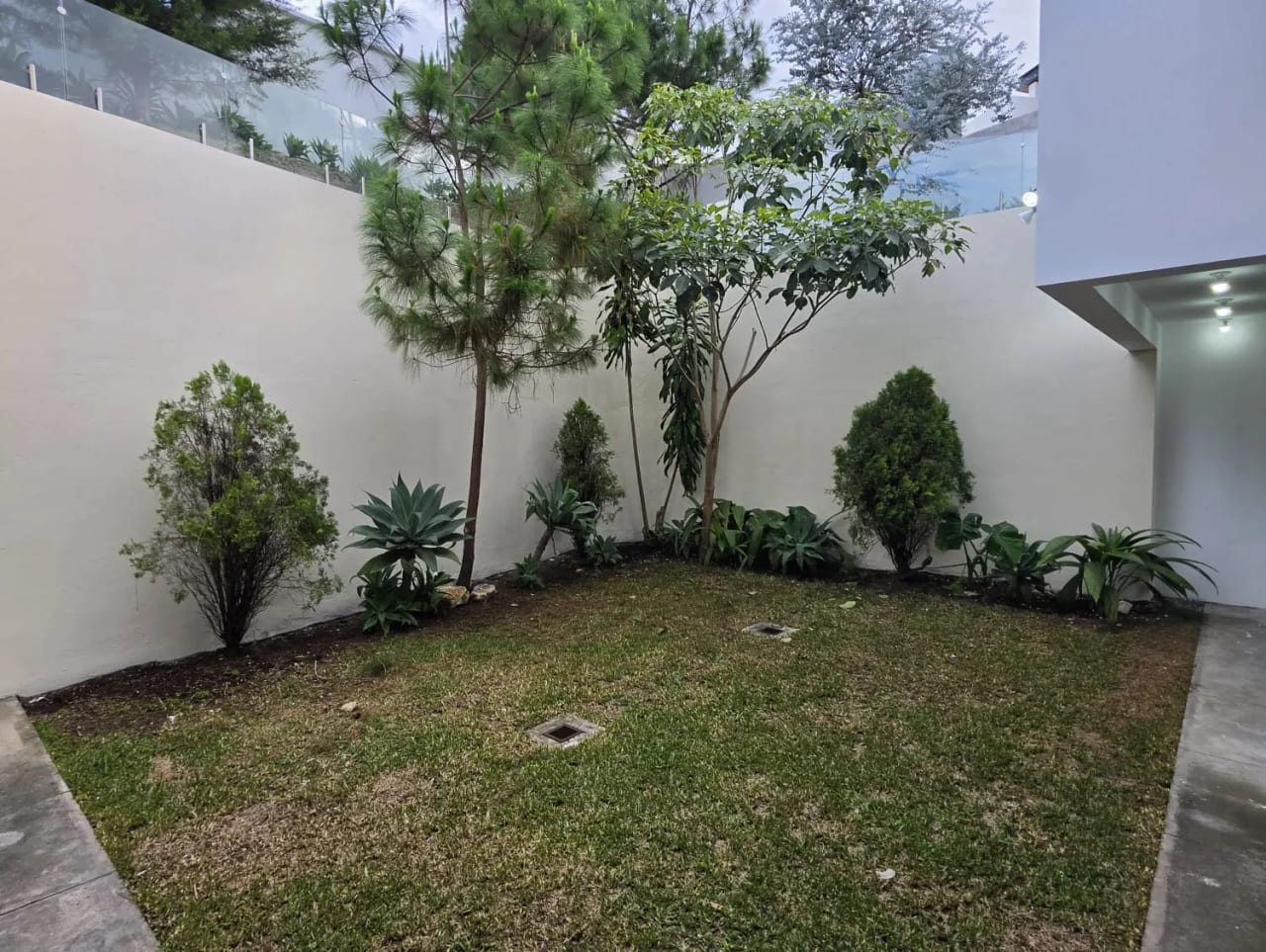 Exclusiva casa en venta, totalmente remodelada en Lomas de San Isidro — Casa en Venta en Lomas de San Isidro, Zona 16, Guatemala, Ciudad — foto 16 de 17