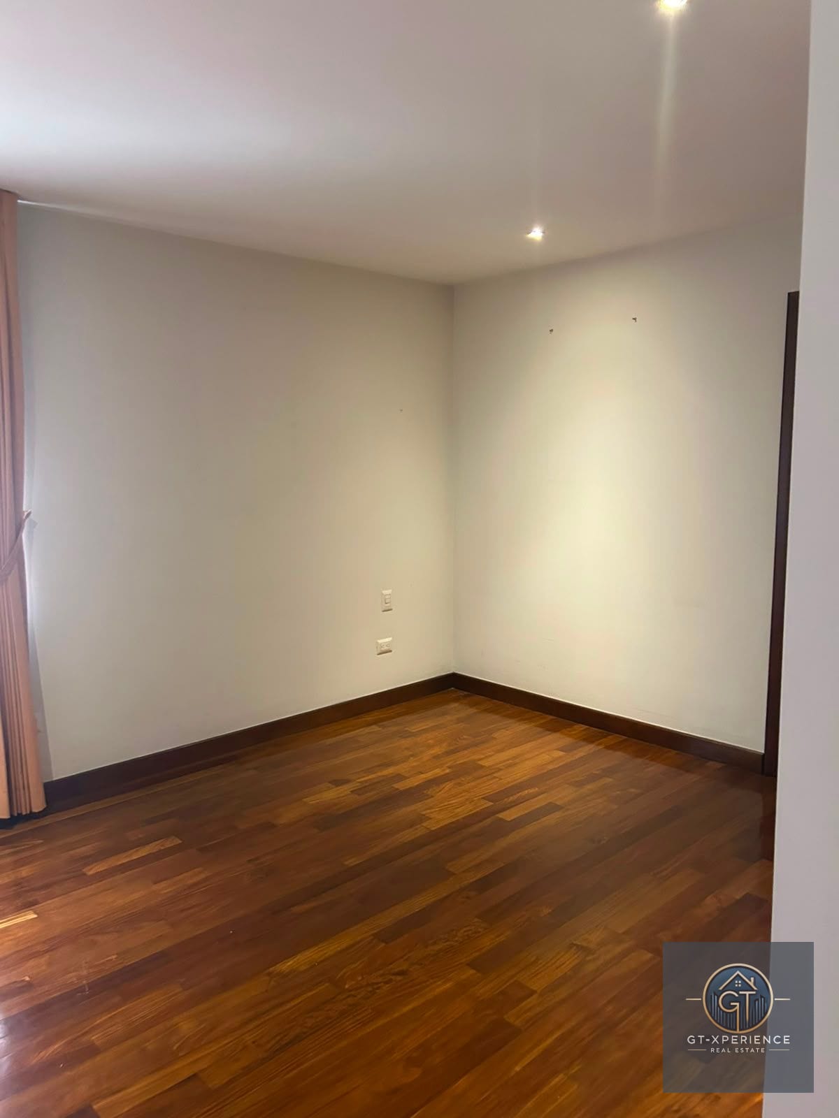 Lindo y amplio apartamento en Edificio de zona 10 — Apartamento en Venta en Zona 10, Guatemala, Ciudad — foto 7 de 7
