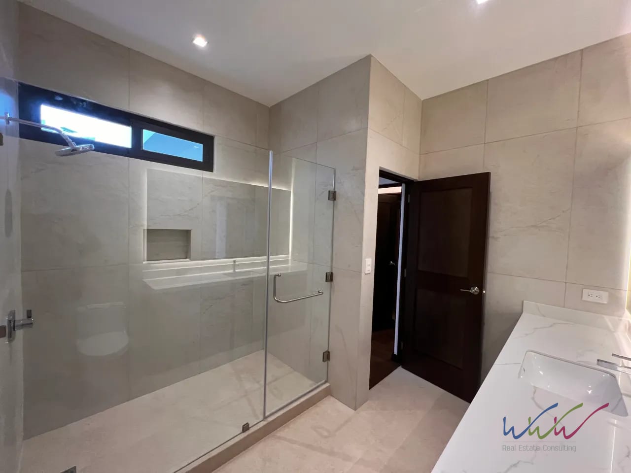 Vendo amplia casa para estrenar en Oakland, zona 10 — Casa en Venta en Oakland I, Zona 10, Guatemala, Ciudad — foto 13 de 14